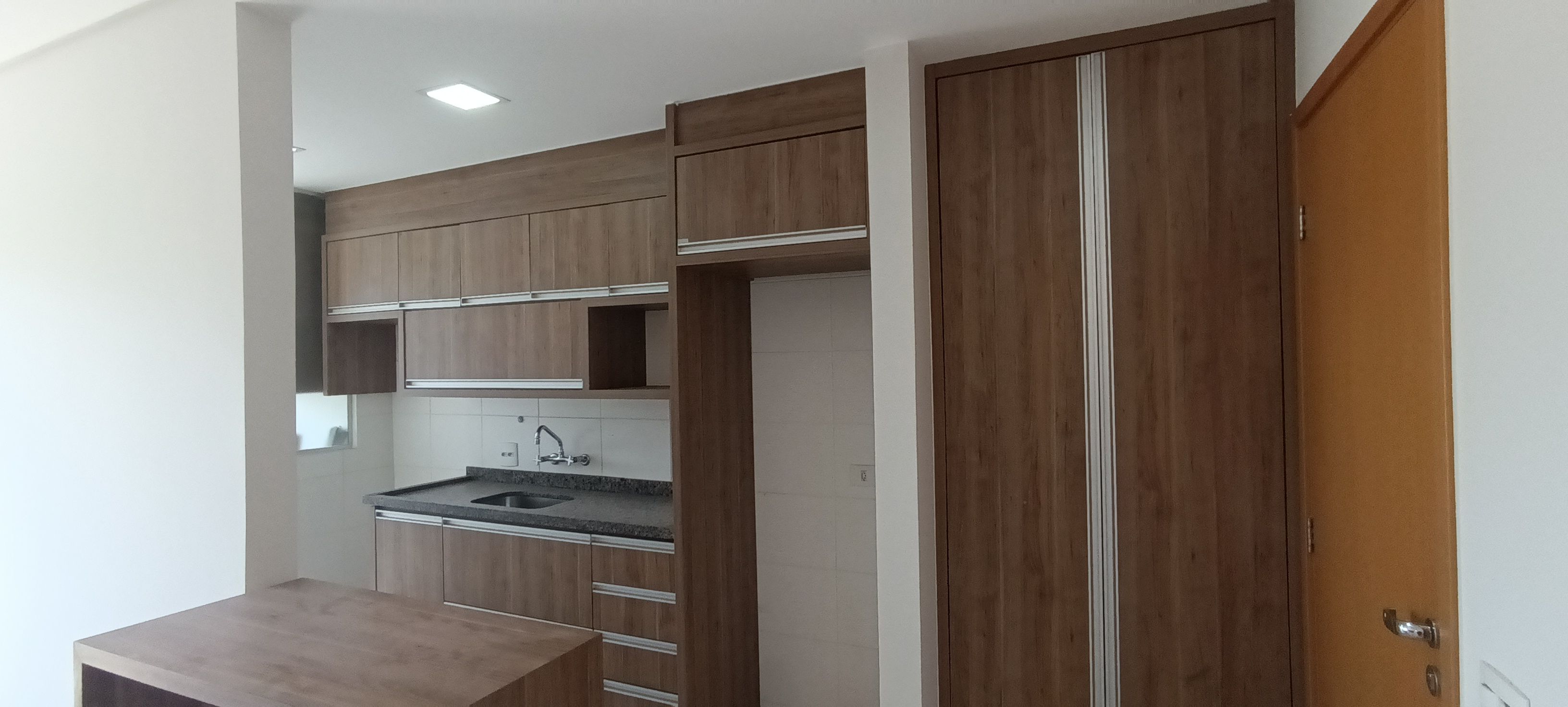 Apartamento à venda, Edifício Aquaparque, 69m², 2 quartos sendo 1 suíte, próx Av Maringá- Vitória, Londrina, PR