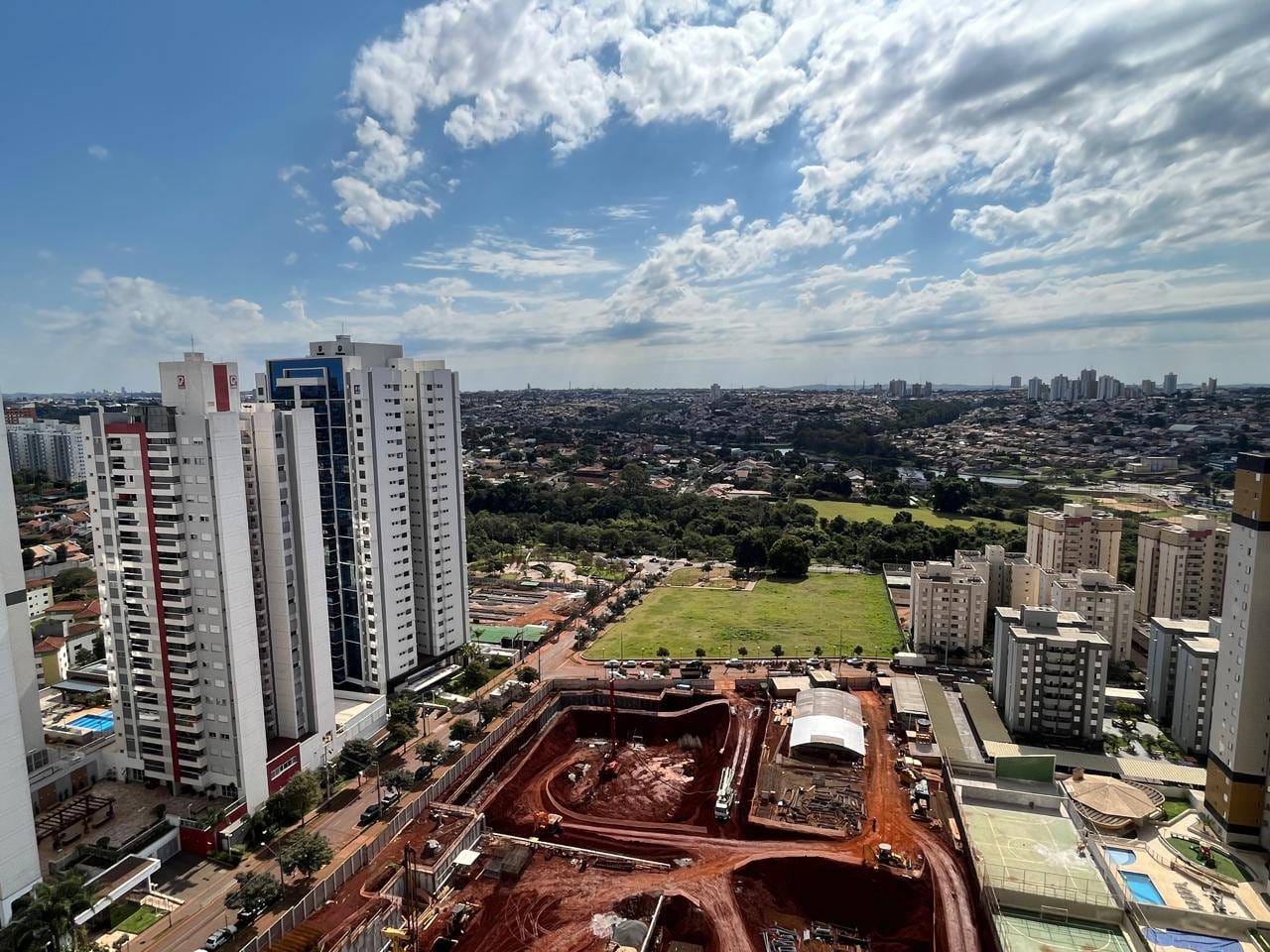 Apartamento à venda, Edifício Alameda Eco Resort , 83m² úteis, 3 dormitórios sendo 1 suíte, 2 vagas , andar alto, Gleba Palhano, Londrina, PR