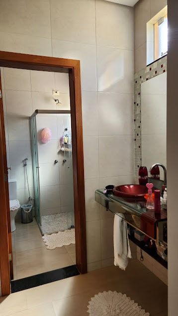 Chácara à Venda, 2500m², Condomínio Golf Ville, casa 120m² úteis, cozinha planejada - Recanto Santa Andréa, Cambé, PR