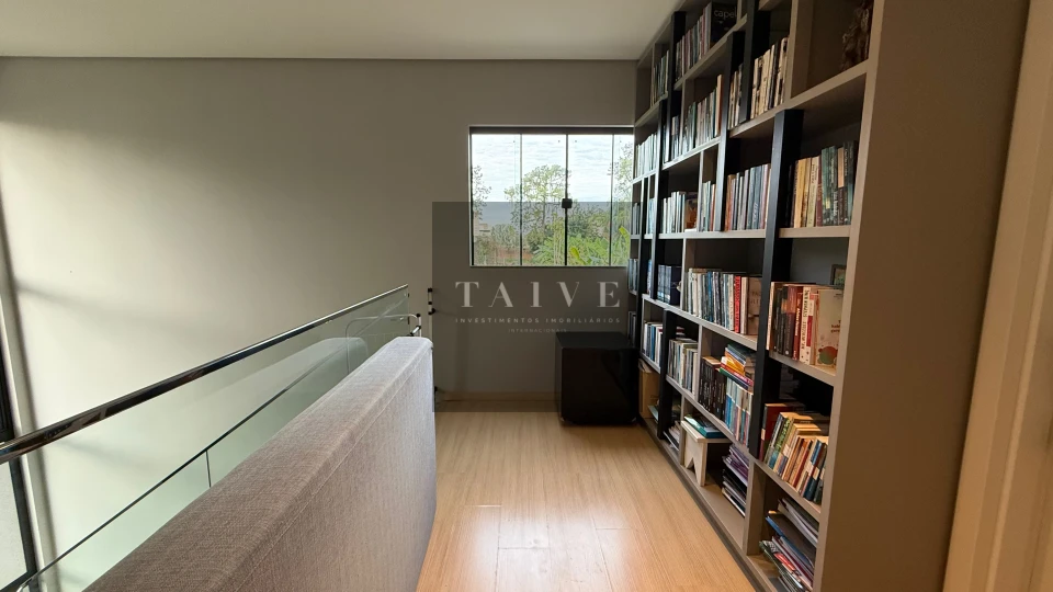 Sobrado à venda, 4 quartos sendo 3 suites, 250 m², Royal Maison, Londrina, PR