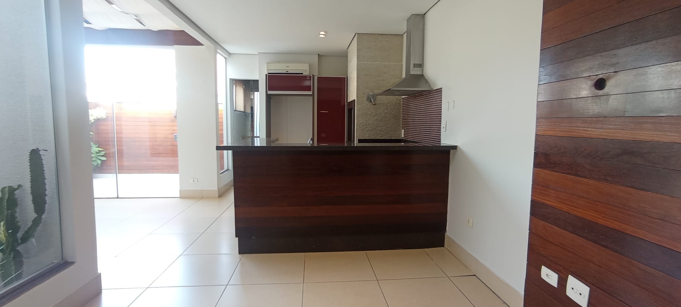 Casa  à Venda, Condomínio Royal Forest, 271m² úteis, 4 quartos sendo 2 suítes -  Esperança - Londrina PR