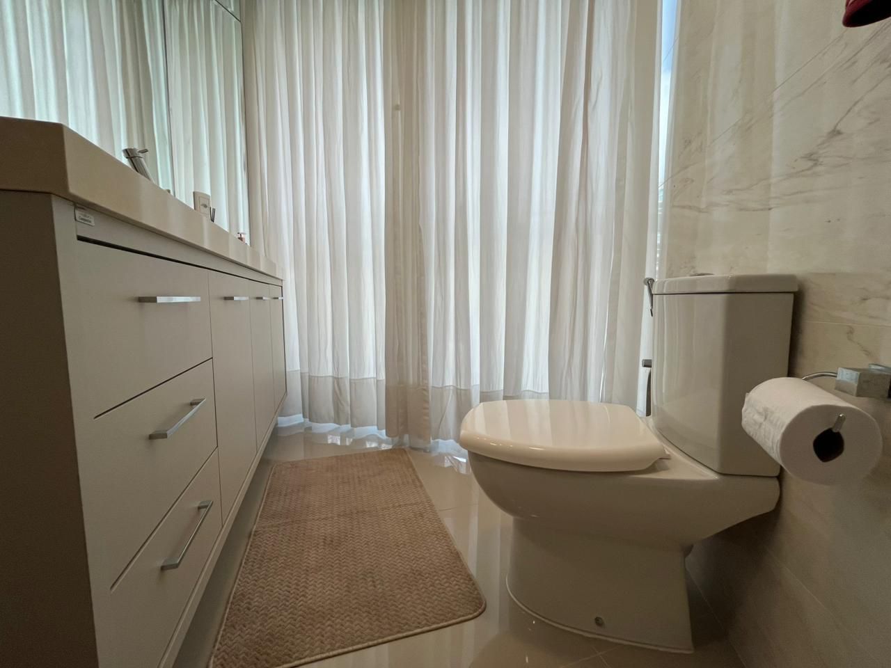 Apartamento com vista mar no Edifício Dubai Tower Residence em Itapema, SC