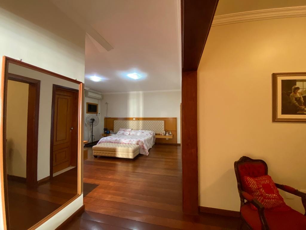 Sobrado à venda, 574m² úteis, 4 suítes com banheira e sacada, piscina, sauna,  estuda permuta- Jardim Itatiaia 1, Londrina, PR