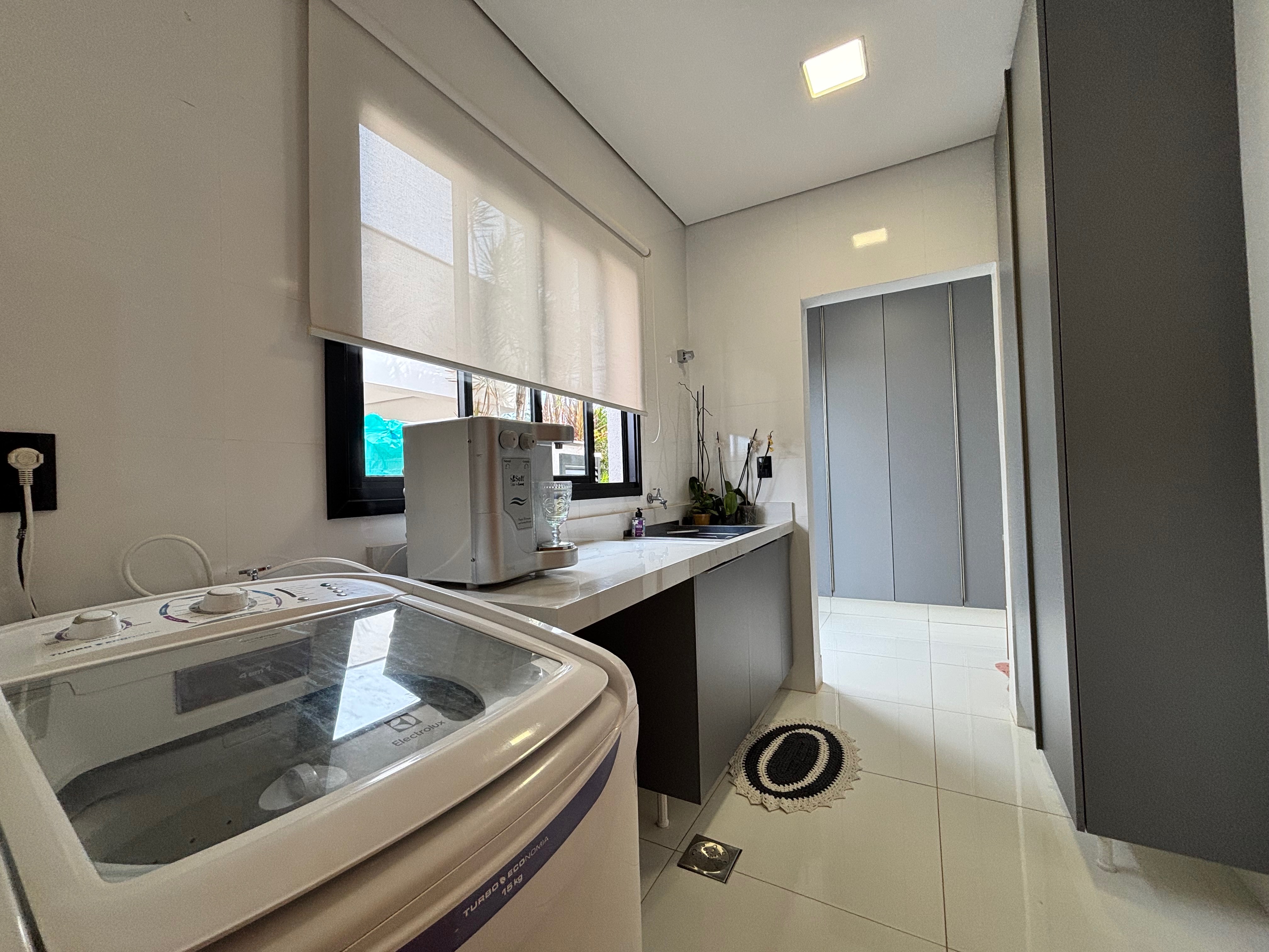 Casa térrea à venda, Condomínio Sun Lake, 249m² de construção, 3 suítes, 4 vagas  - Recanto do Salto, Londrina, PR