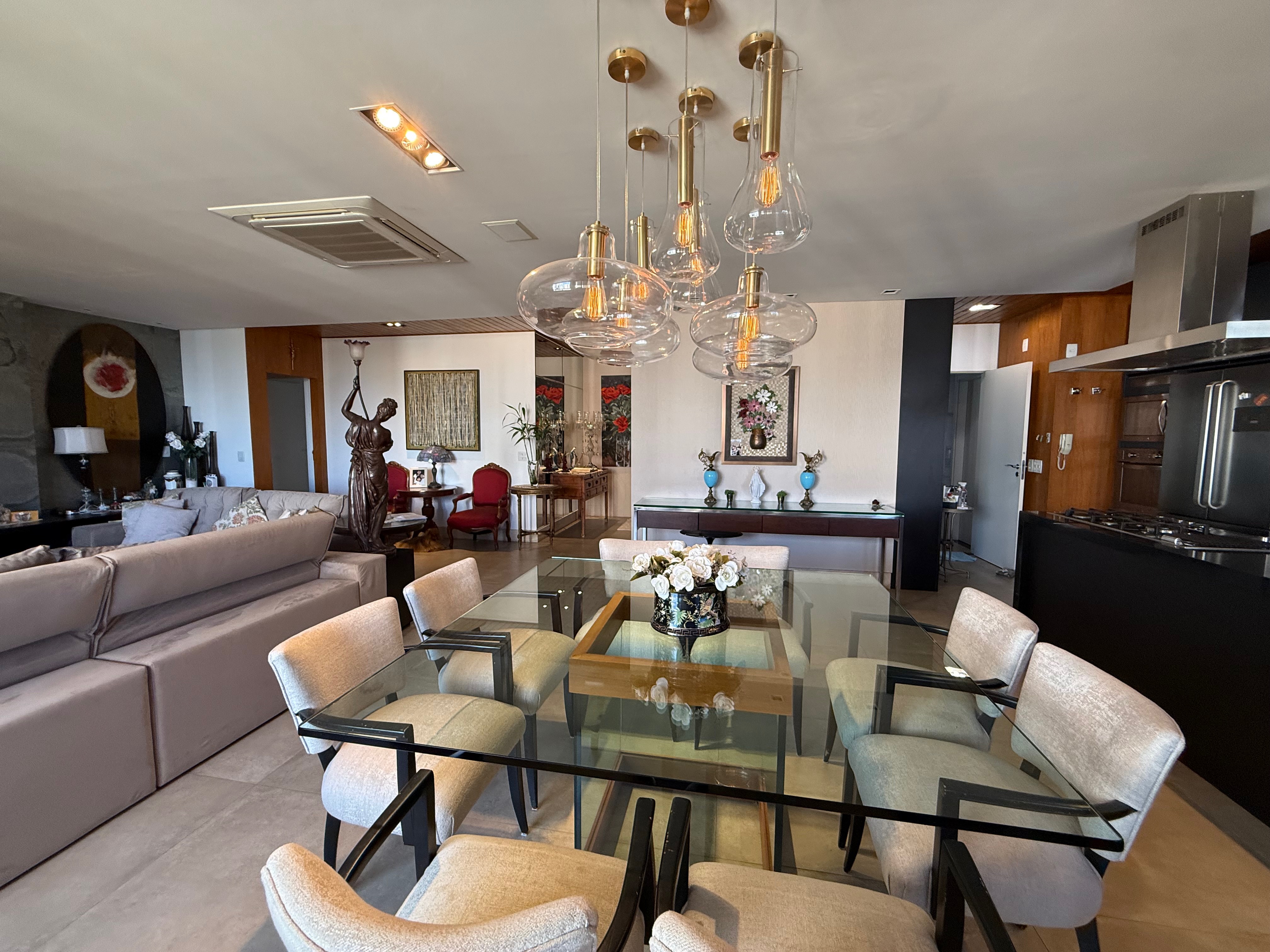 Apartamento à Venda,Porteira fechada, 245m² Privativo aceita permuta, Contém 4 suítes,3 vagas Garagem Gleba Palhano, Londrina, PR