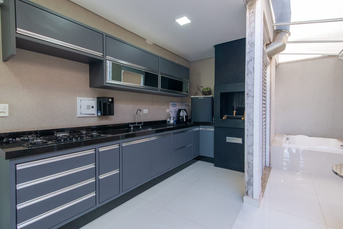 Sobrado  à venda, Condomínio Golden Park, 365 m² úteis, 3 quartos sendo 1 suíte master -  Zona Leste - Londrina/PR