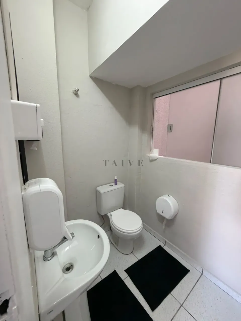 Comercial Para Alugar Centro Londrina, mobiliada, climatizada, de 11 m², 13 m², 19 m², 20 m², 22 m², a partir de 1.590 reais - foto 4