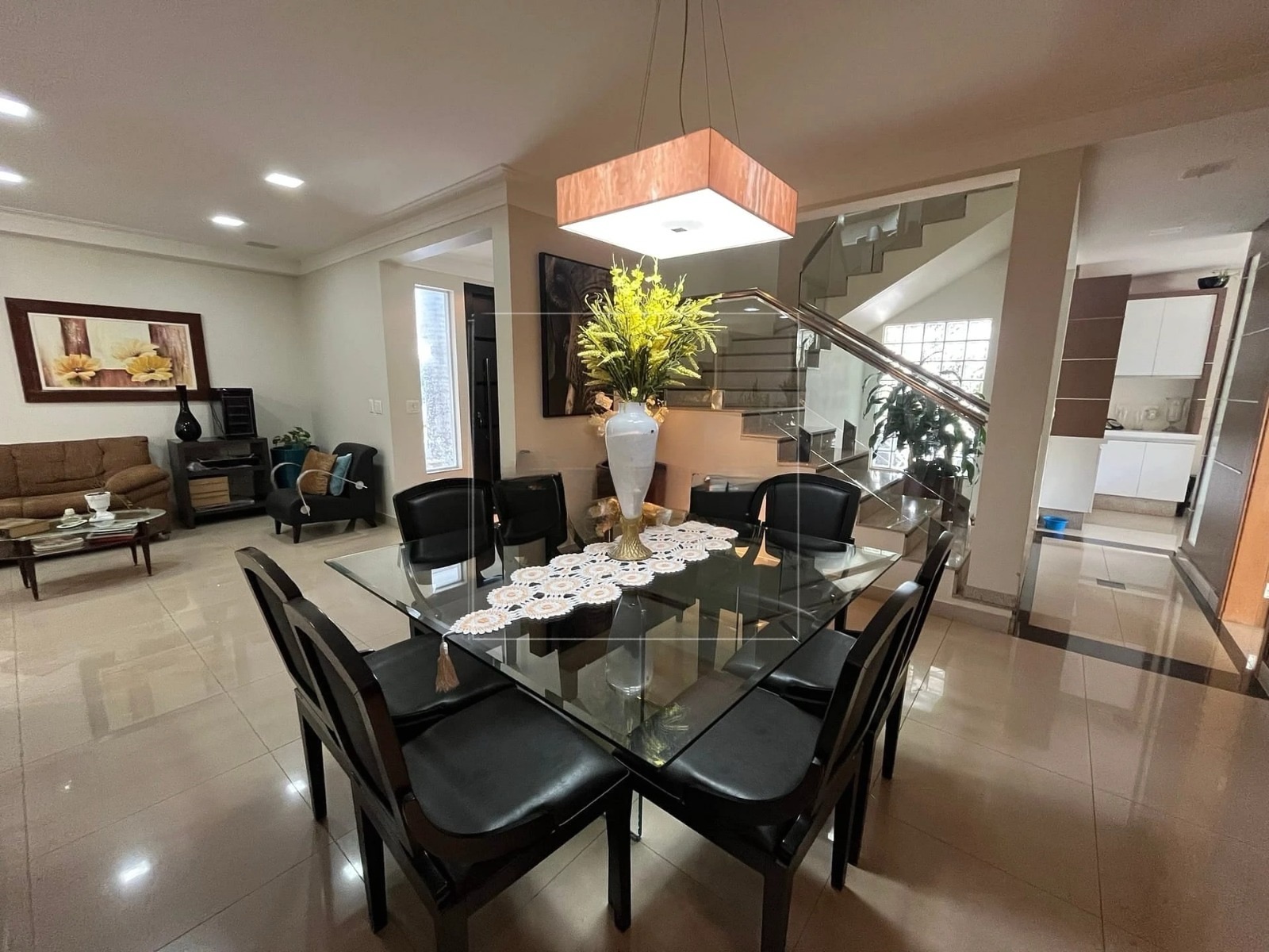 Casa à venda, Alphaville Imbuias, 400m² úteis, 4 quartos sendo 3 suítes, mobiliada -  Vivendas do Arvoredo, Londrina, PR