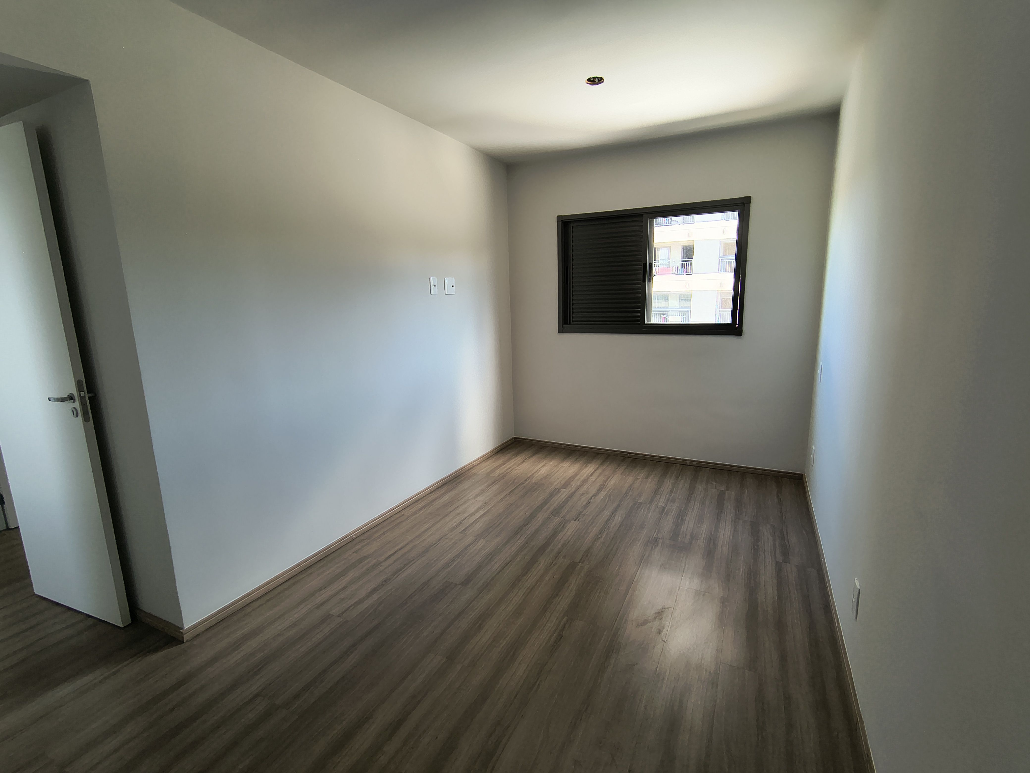 Apartamento à venda, Edifício carmel, 64M² úteis, 2 sendo 1 suíte, Sala estendida, Gleba Palhano,  Londrina - Pr