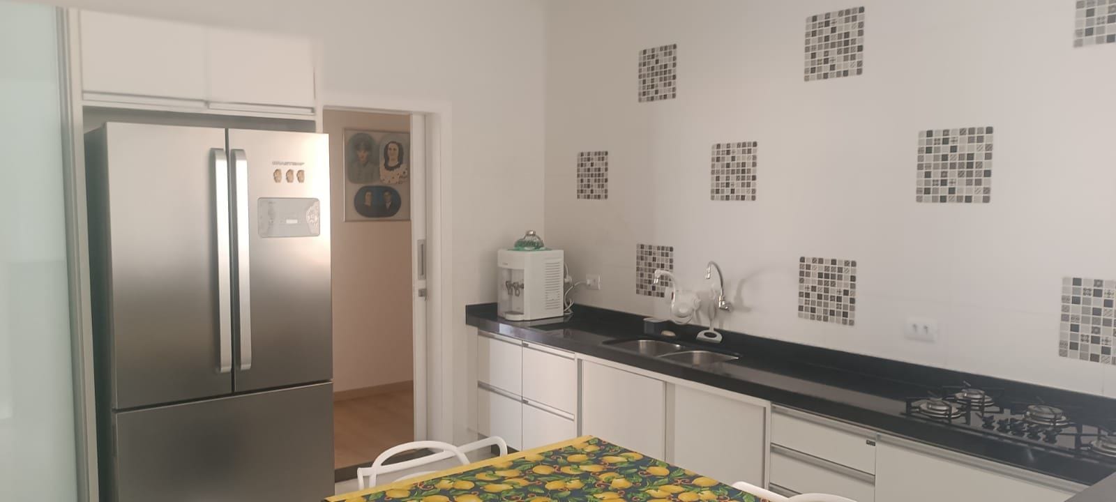 Apartamento  à venda,  Edifício Mona Lisa no calçadão central,177m² uteis, 4 quartos  sendo 2 suítes, recém reformado, andar alto, Centro, Londri