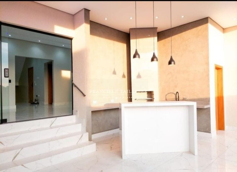 Triplex 205m²/3 suítes/4 vagas/sistema alexa - TÁUA ARANGUA - Londrina Pr