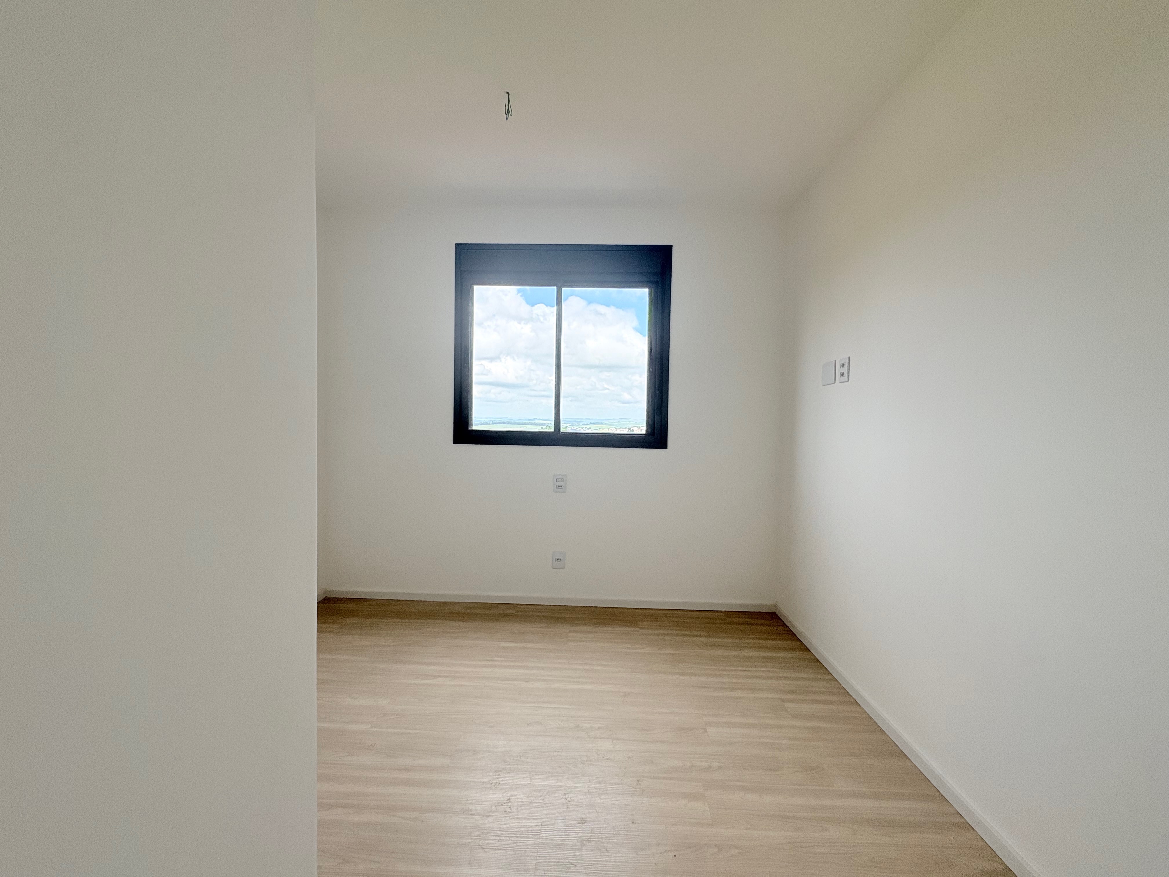 Apartamento à venda,  Edifício Tay, 98m² úteis, 2 suítes, 2 vagas -  Gleba  Palhano - Londrina Pr