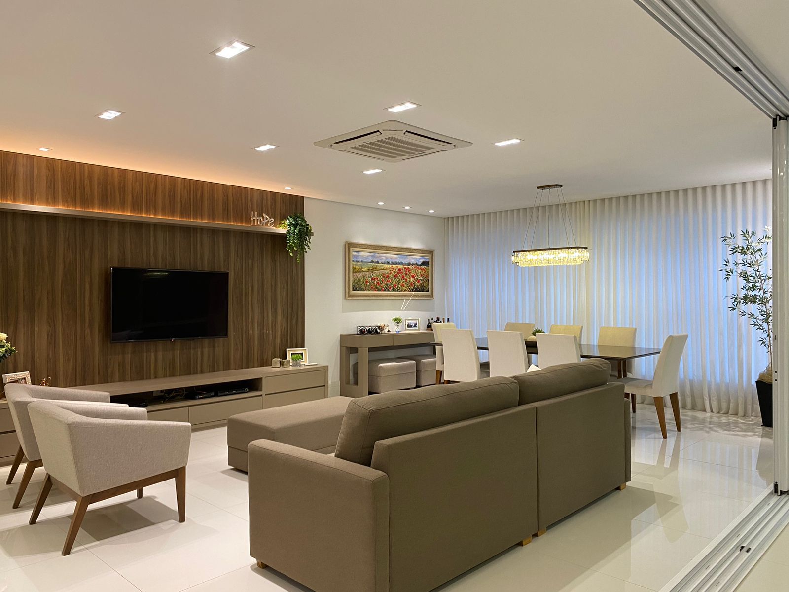 Apartamento à venda, Edifício Landmark, 214m² úteis, 2 suítes,2 Demi suítes, 3 vagas, estuda permuta de menor valor  - Gleba Fazenda Palhano, Lon