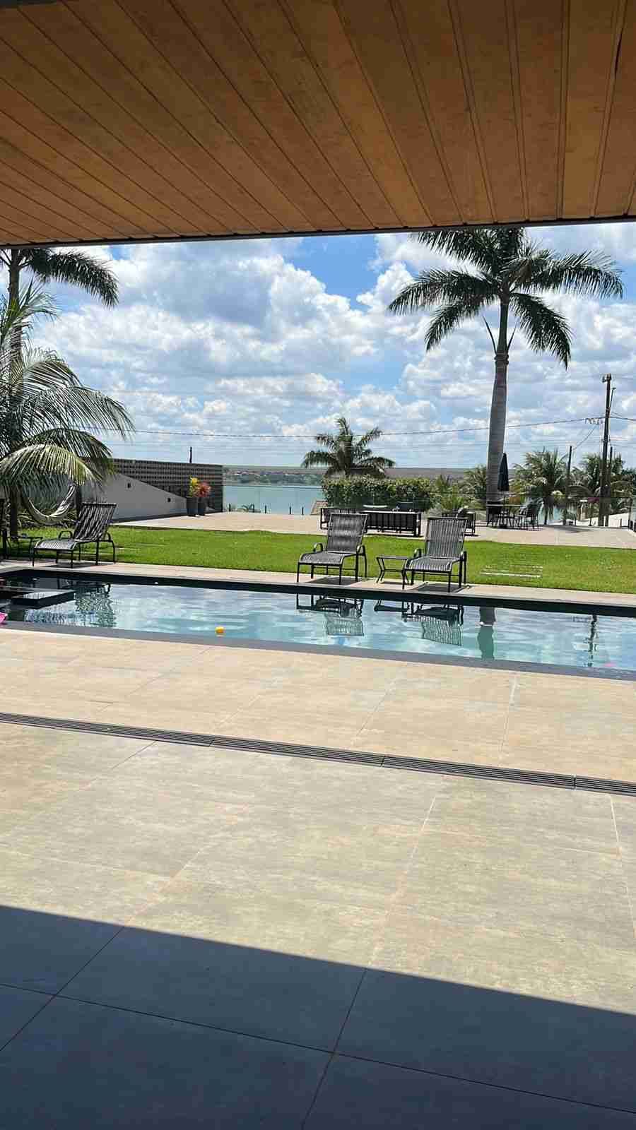 Chácara à Venda no condomínio Riviera do Poente, mobiliada,4 Suites climatizadas, Alvorada do Sul, PR