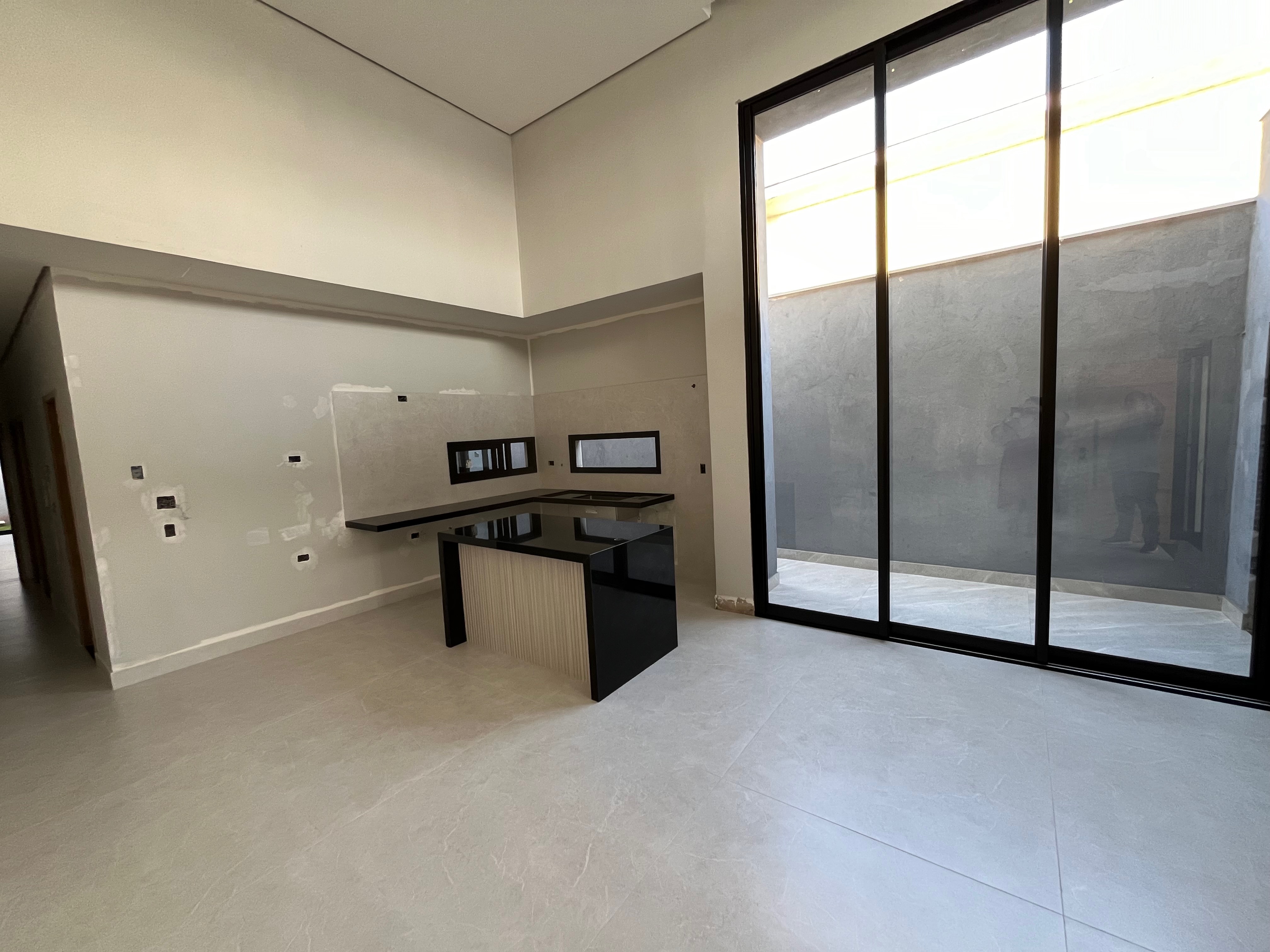 Casa  alto padrão,  à Venda, 140m², 3 dormitórios, 1 suíte próximo ao Aeroporto - Dom Pedro, Londrina, PR