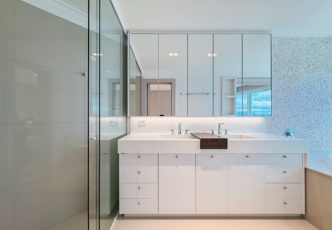 Apartamento à venda vista mar - Edifício Infinity Coast, 164m² úteis, 3 suítes, andar alto, 3 vagas  -  Pioneiros, Balneário Camboriú, SC