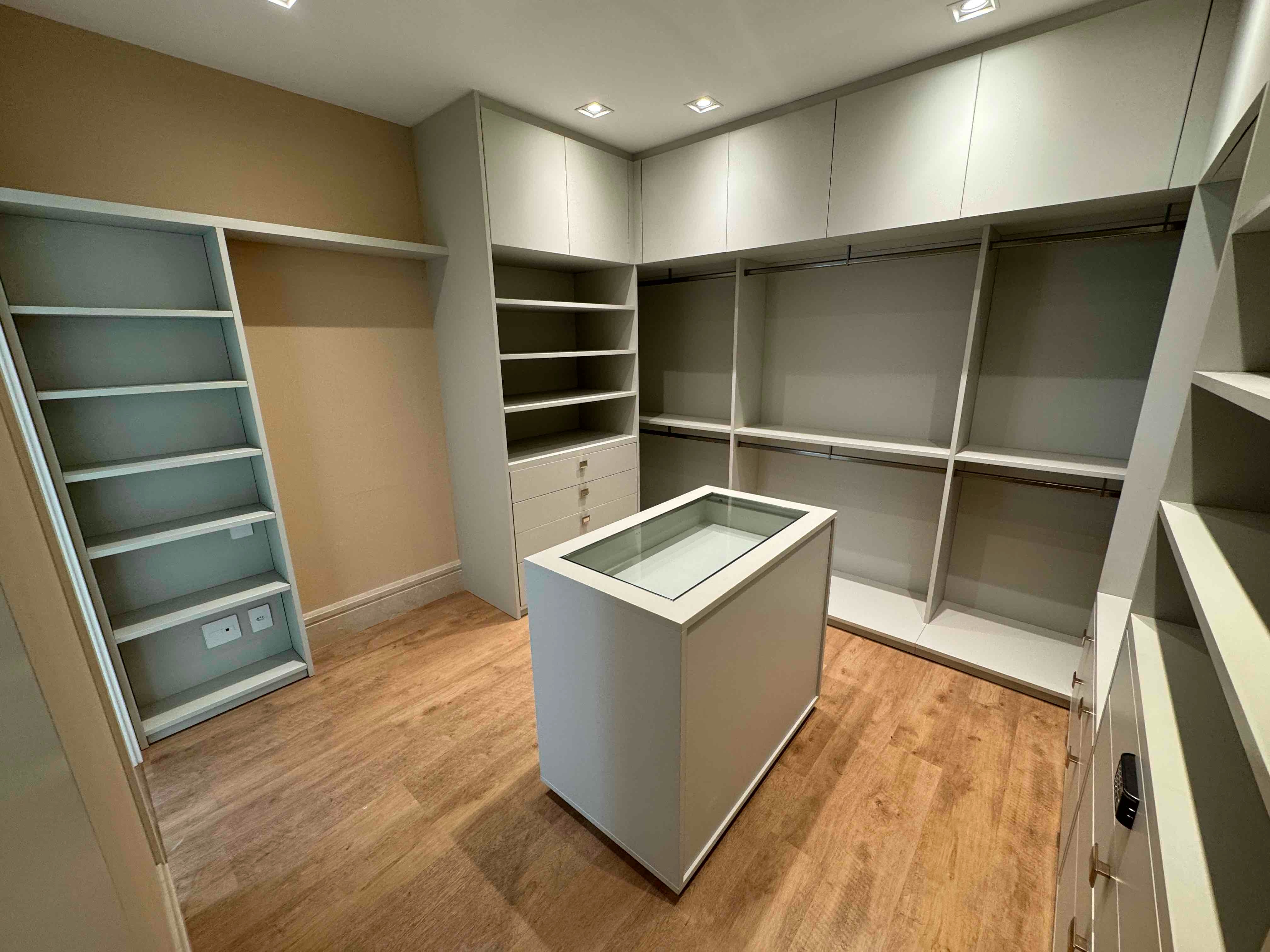Apartamento à venda Landmark Residence, andar alto, Gleba Fazenda Palhano, Londrina, PR