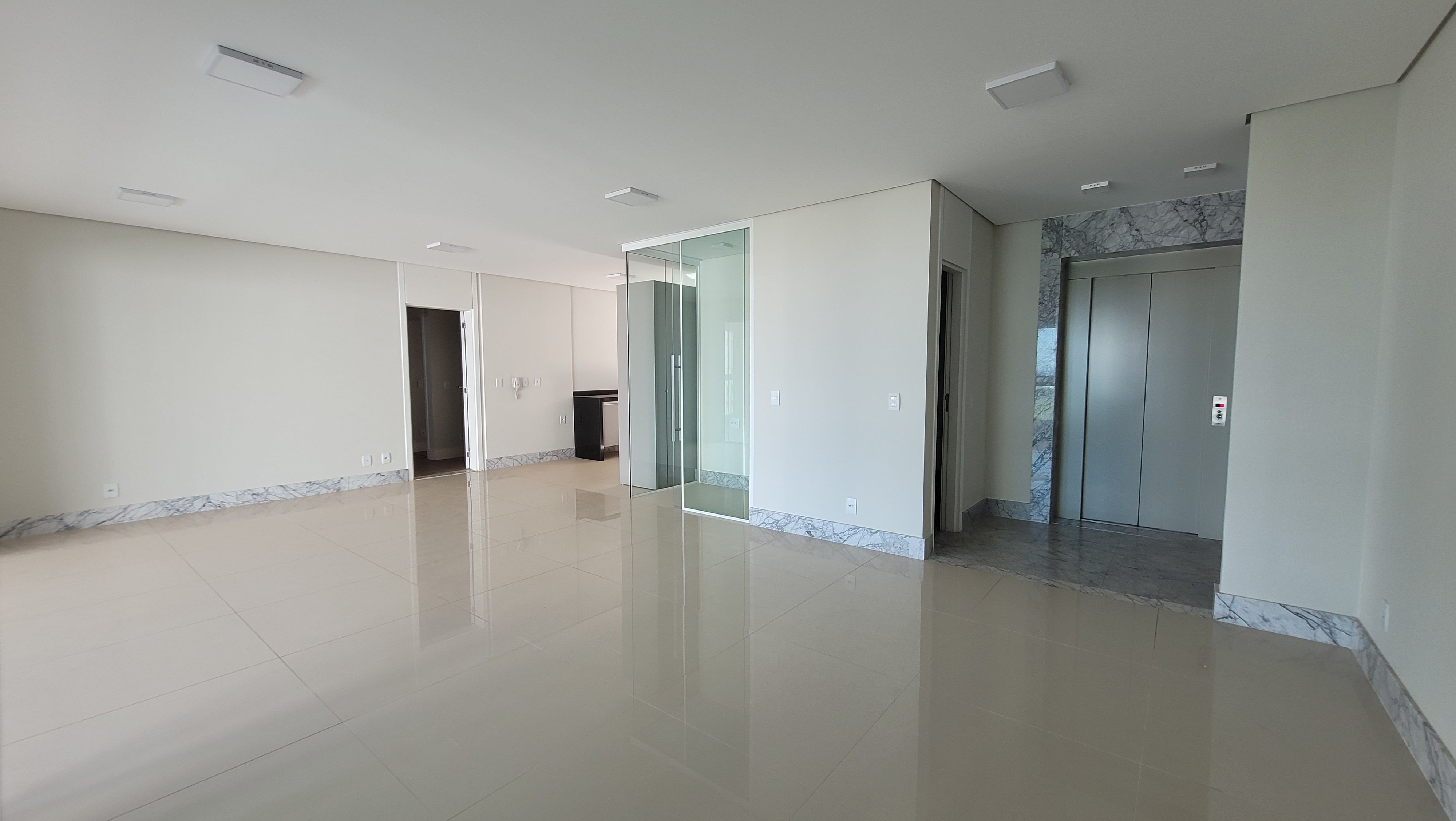 Apartamento  à Venda, 173m² privativos, Ed Queens Park, 3 suítes sendo 1 master, 2 vagas - Gleba Fazenda Palhano, Londrina, PR