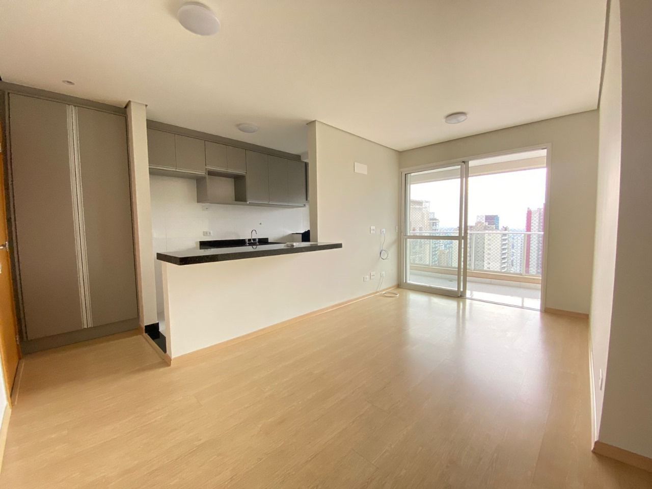 Apartamento à venda, Edifício Max Living, 83 m² privativos, 3 quartos sendo 1 suíte, Gleba Palhano, Londrina - Pr