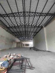 Barracão novo para locação, total 700m², amplo, pé direito de 8M ,av. tiradente ,frente vidro,Jardim Agari, Londrina, PR