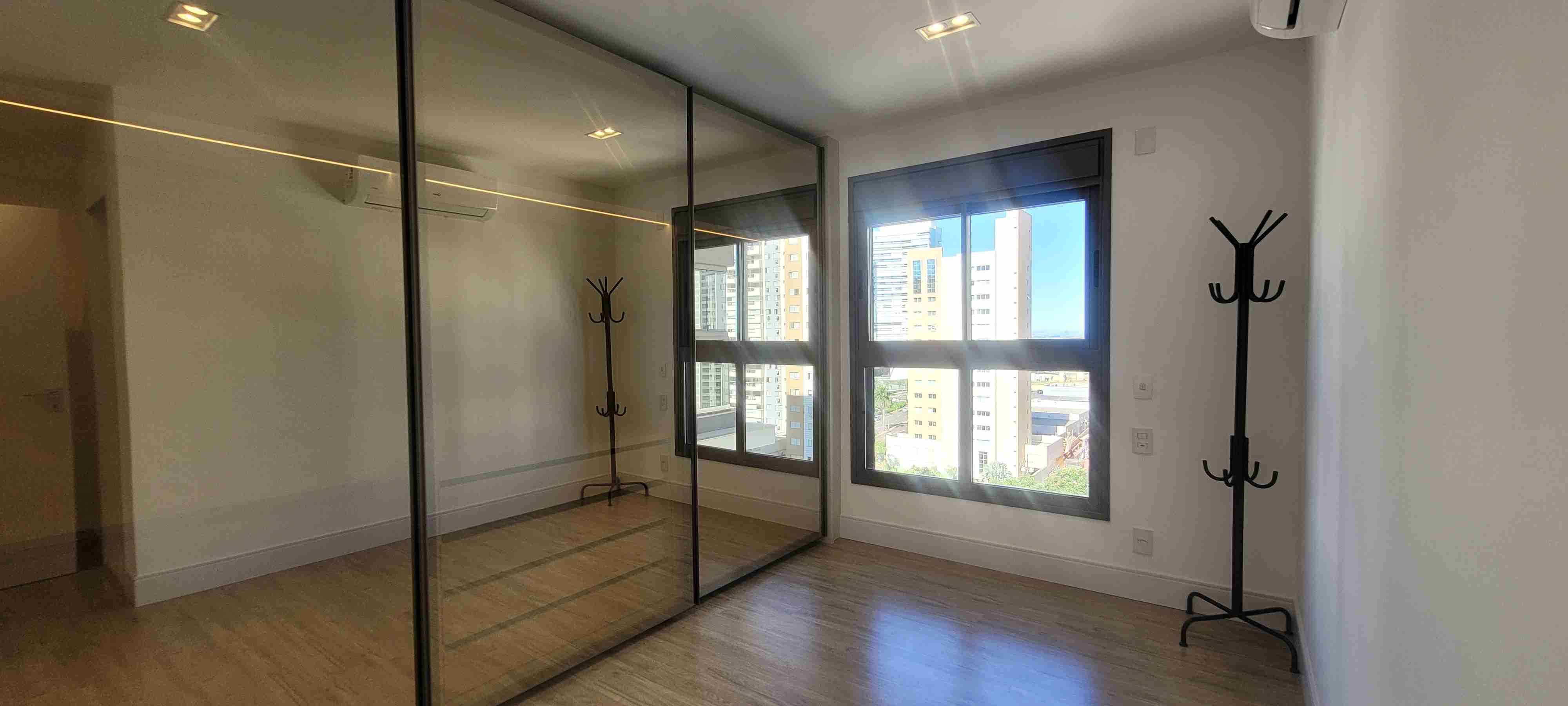 Apartamento para locação no Edifício Epic, 3 Suites, andar alto, Semi mobiliado , 2 vagas- Gleba Palhano-PR