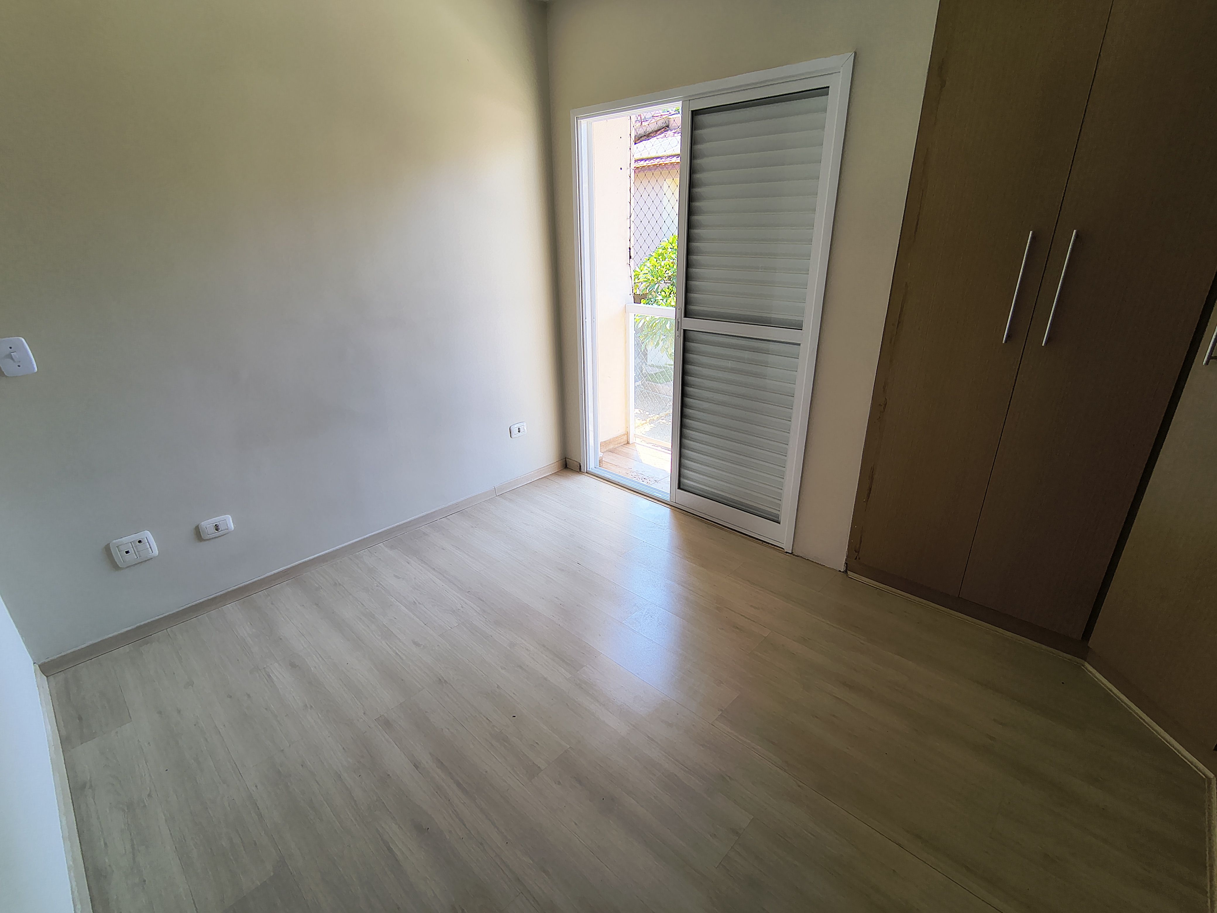 Casa à venda, 3 quartos 1 suíte, 3 vagas, 107M² úiteis, área gourmet, Planejados na suíte,Parque Jamaica, Londrina-PR