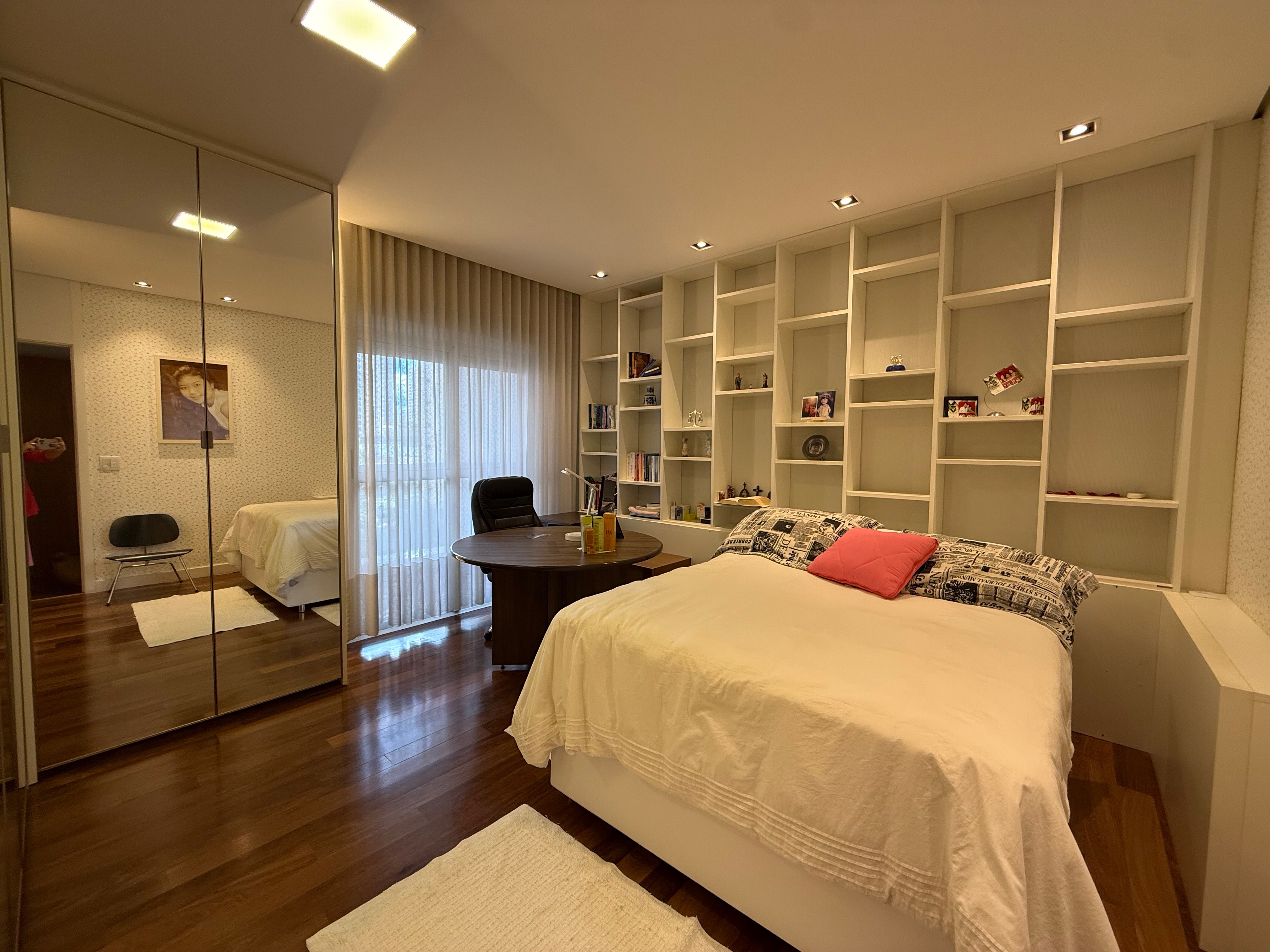 Apartamento à Venda,Porteira fechada, 245m² Privativo aceita permuta, Contém 4 suítes,3 vagas Garagem Gleba Palhano, Londrina, PR