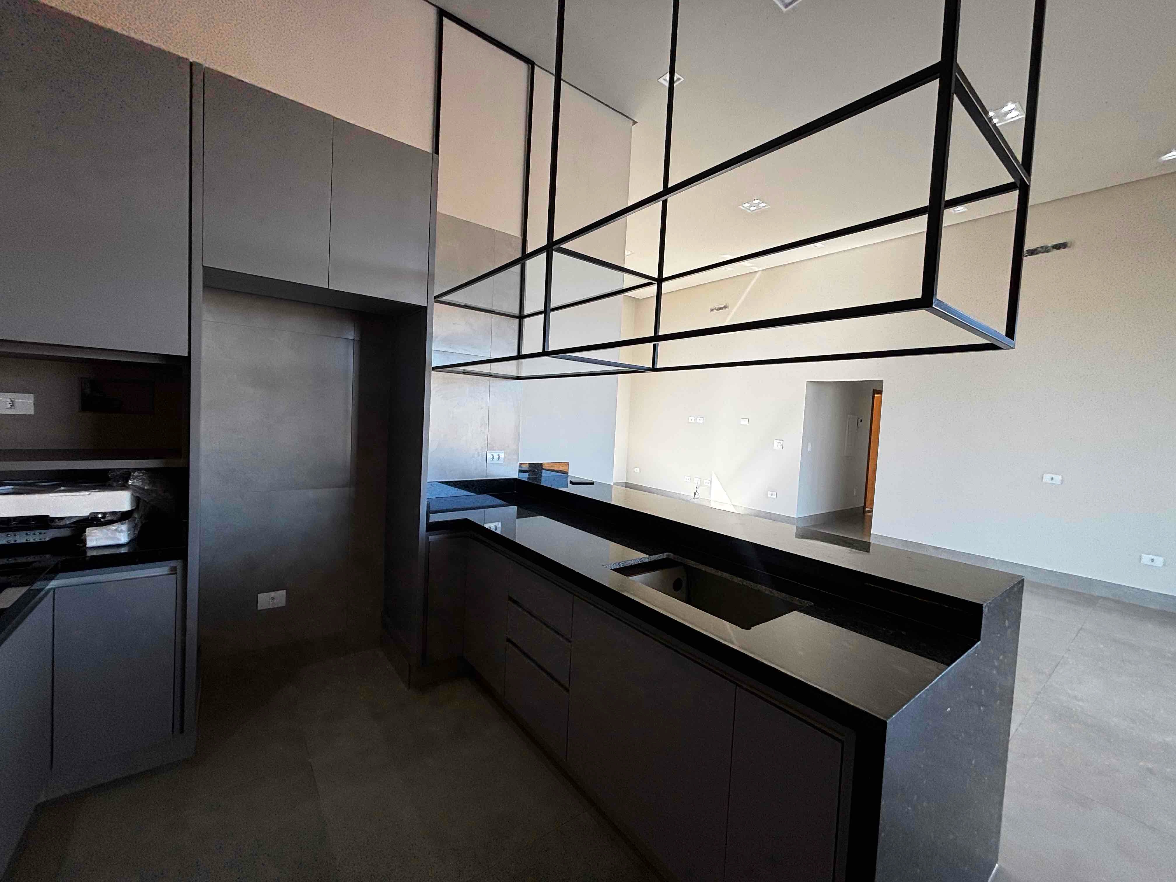 CASA NOVA A VENDA, CONDOMINIO ECOVILLAS DO LAGO, 3 QUARTOS, 1 SUÍTE, PISCINA AQUECIDA