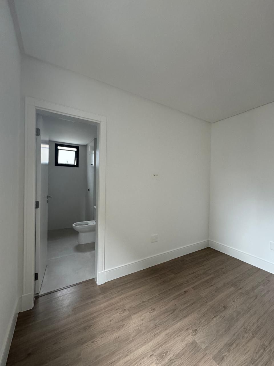 Apartamento novo à venda, 400m² da praia, Edifício Fiori Del Mare Residenziale, 3 suítes, 2 vagas de garagem, Itapema/SC.