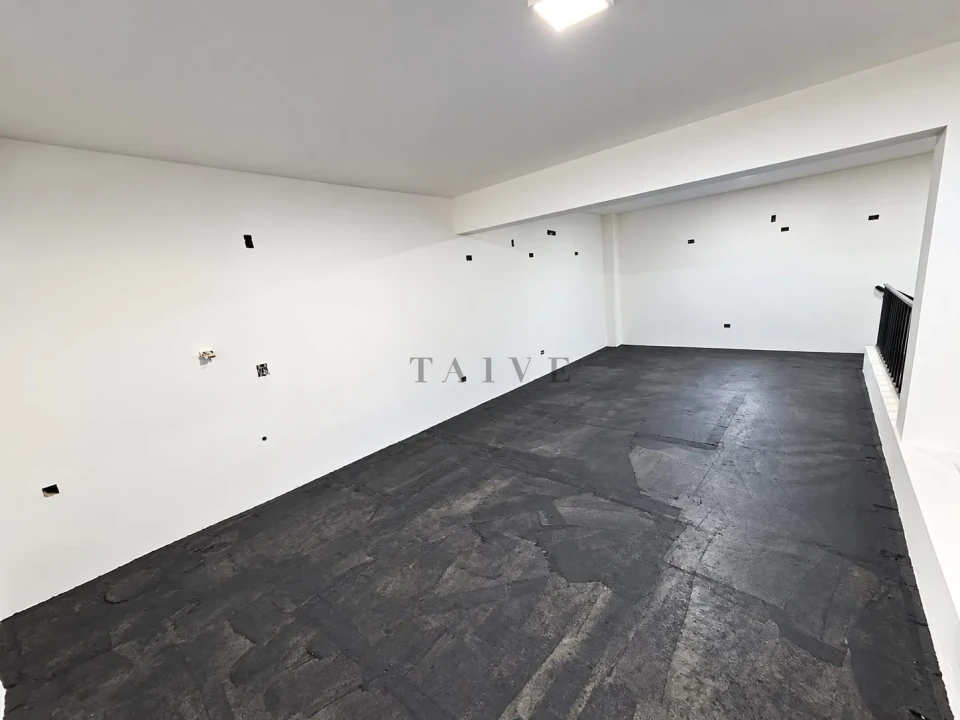 Sala comercial com 95 m² e mezanino para alugar na Av. Maringá, Londrina-Pr - foto 3