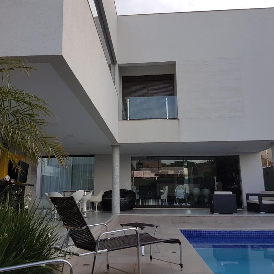 Sobrado à venda e locação,  500m², 4 quartos (sendo 2 suítes), 6 banheiros, 4 vagas de garagem, Mediterrâneo - Londrina, PR