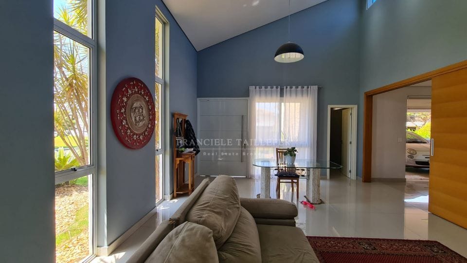 Casa térrea 295m²úteis/4 quartos (sendo 3 suítes) com piscina -Condomínio Acácia Imperial - Londrina Pr