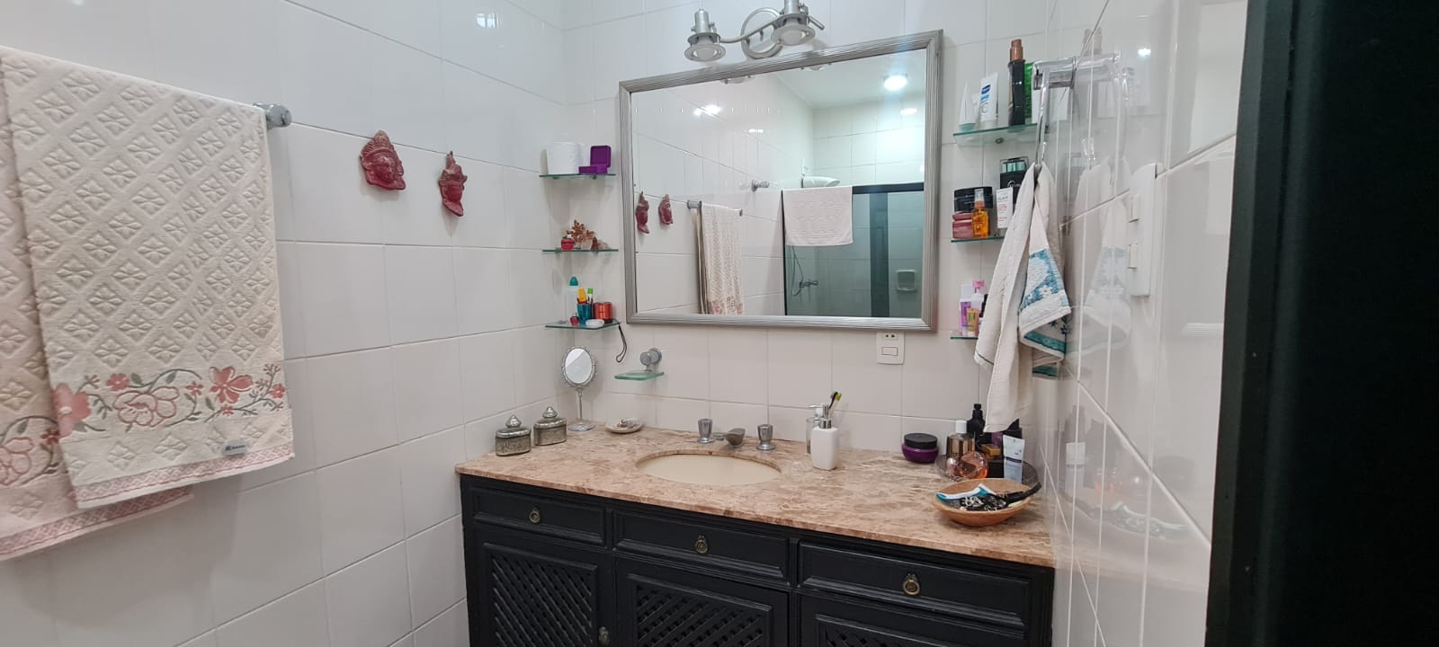 Casa Duplex  à venda, 404m² úteis, 4 quartos sendo 3 suítes,  4 vagas- Jardim Quebec, Londrina, PR