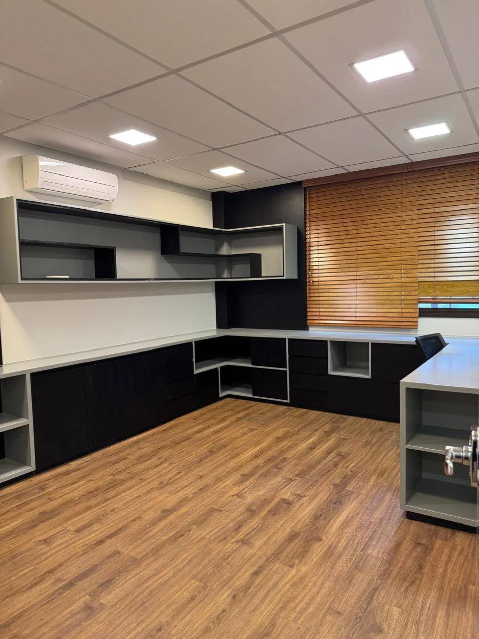 Conjunto comercial para alugar mobiliado Jardim do Lago, Londrina, PR