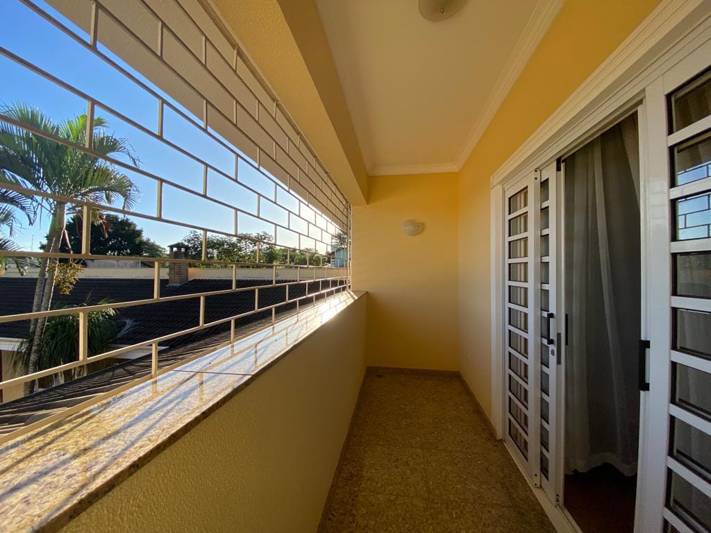 Sobrado à venda, 574m² úteis, 4 suítes com banheira e sacada, piscina, sauna,  estuda permuta- Jardim Itatiaia 1, Londrina, PR