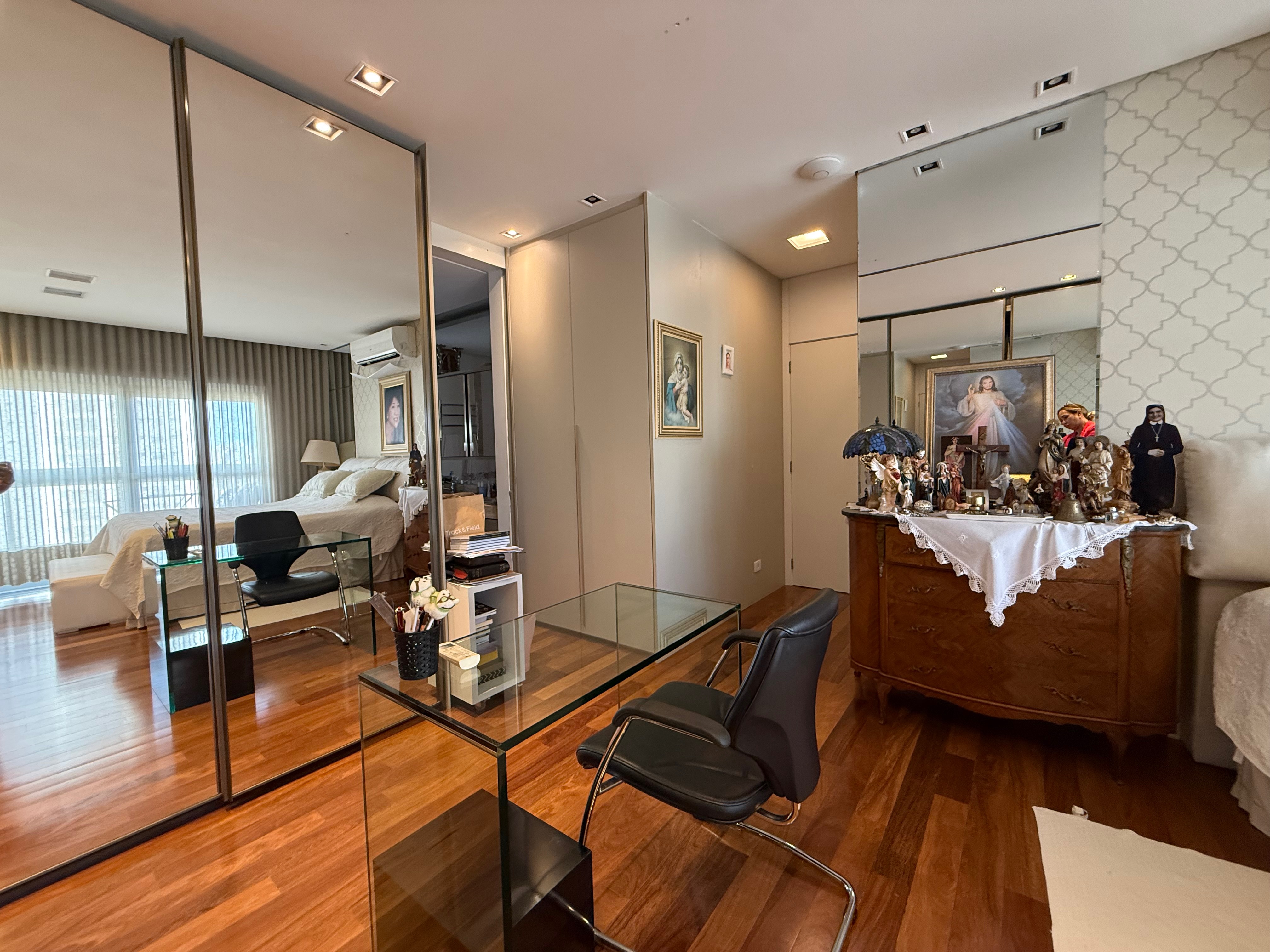 Apartamento à Venda,Porteira fechada, 245m² Privativo aceita permuta, Contém 4 suítes,3 vagas Garagem Gleba Palhano, Londrina, PR