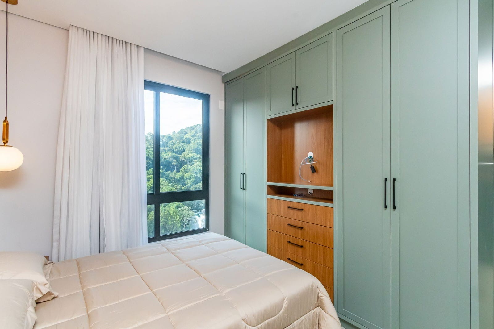 Apartamento à venda, Edifício Costa, 136m²úteis,  4 suítes, 1 Lavabo, 2 vagas, próximo a roda gigante, Pioneiros, Barra norte- Balneário Camboriú