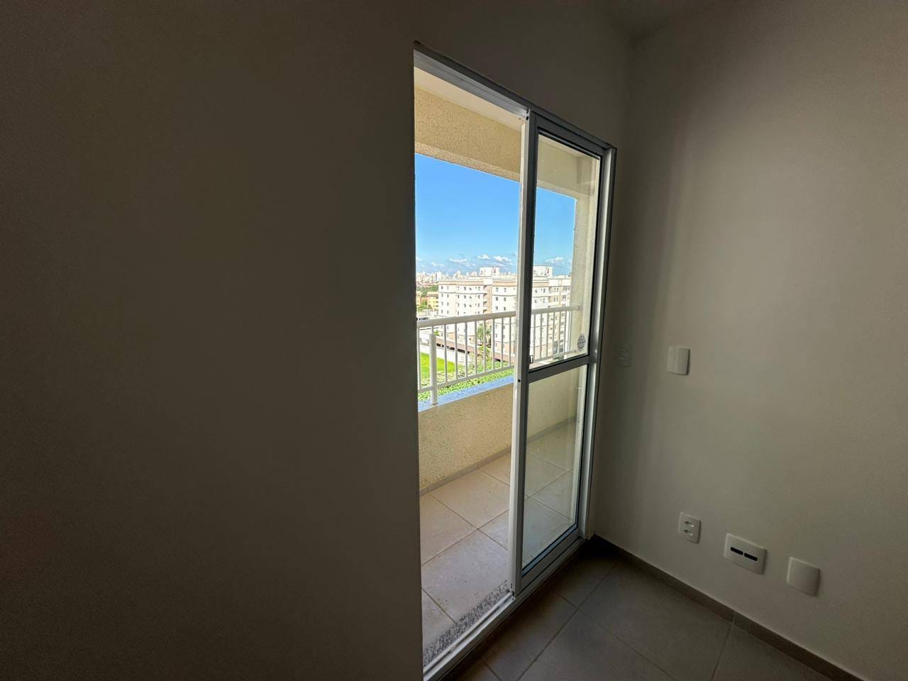 Apartamento à venda, próximo à Universidade Estadual de Londrina (UEL) , Londrina - PR