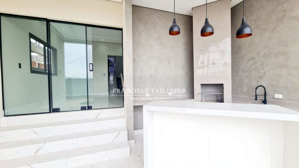 Triplex 205m²/3 suítes/4 vagas/sistema alexa - TÁUA ARANGUA - Londrina Pr