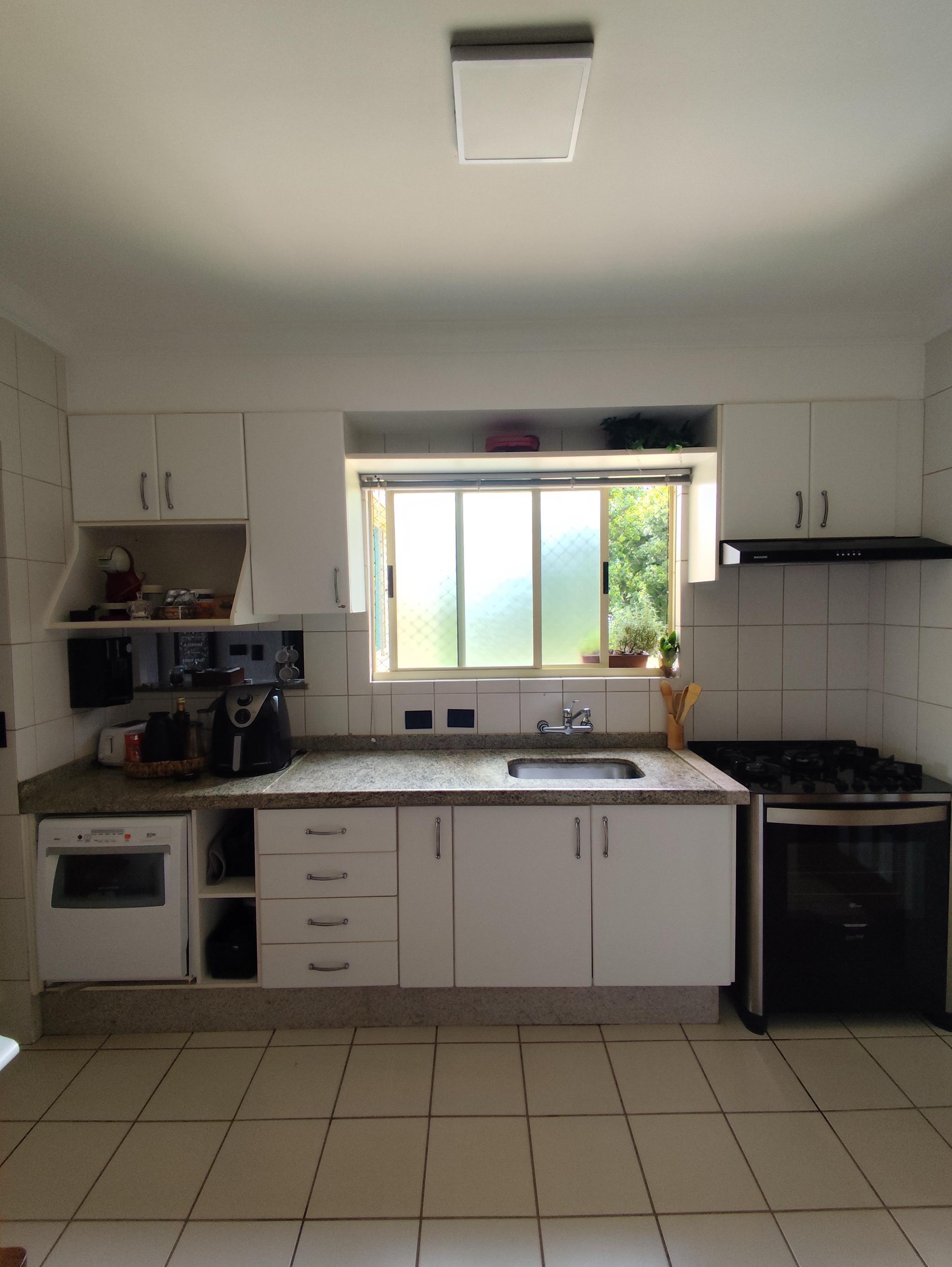 Apartamento à Venda, Edifício Four seasons, 3 suítes, 2 vagas, todo planejado, em frente AREL - Vila Fujita, Londrina, PR