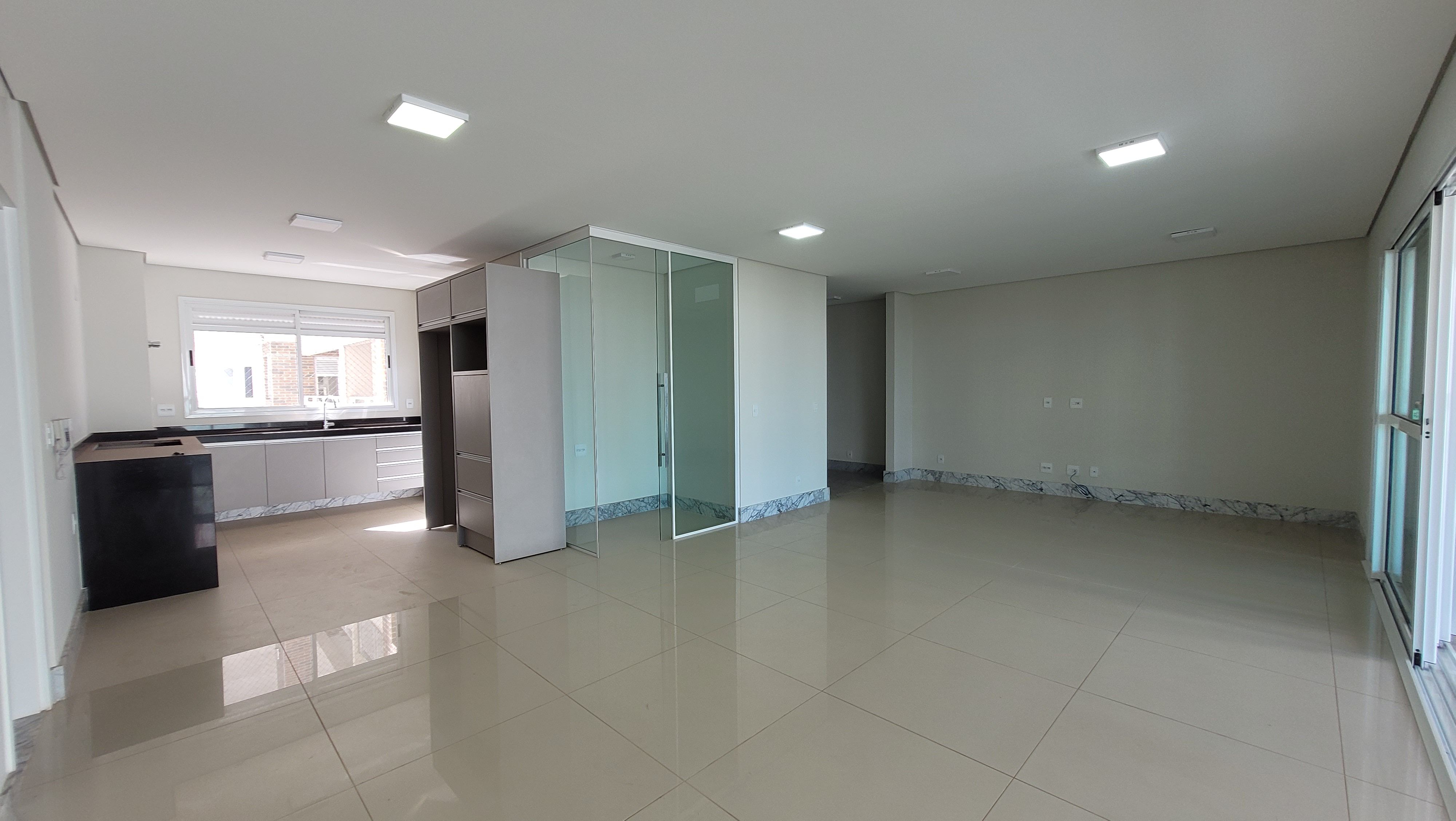 Apartamento  à Venda, 173m² privativos, Ed Queens Park, 3 suítes sendo 1 master, 2 vagas - Gleba Fazenda Palhano, Londrina, PR