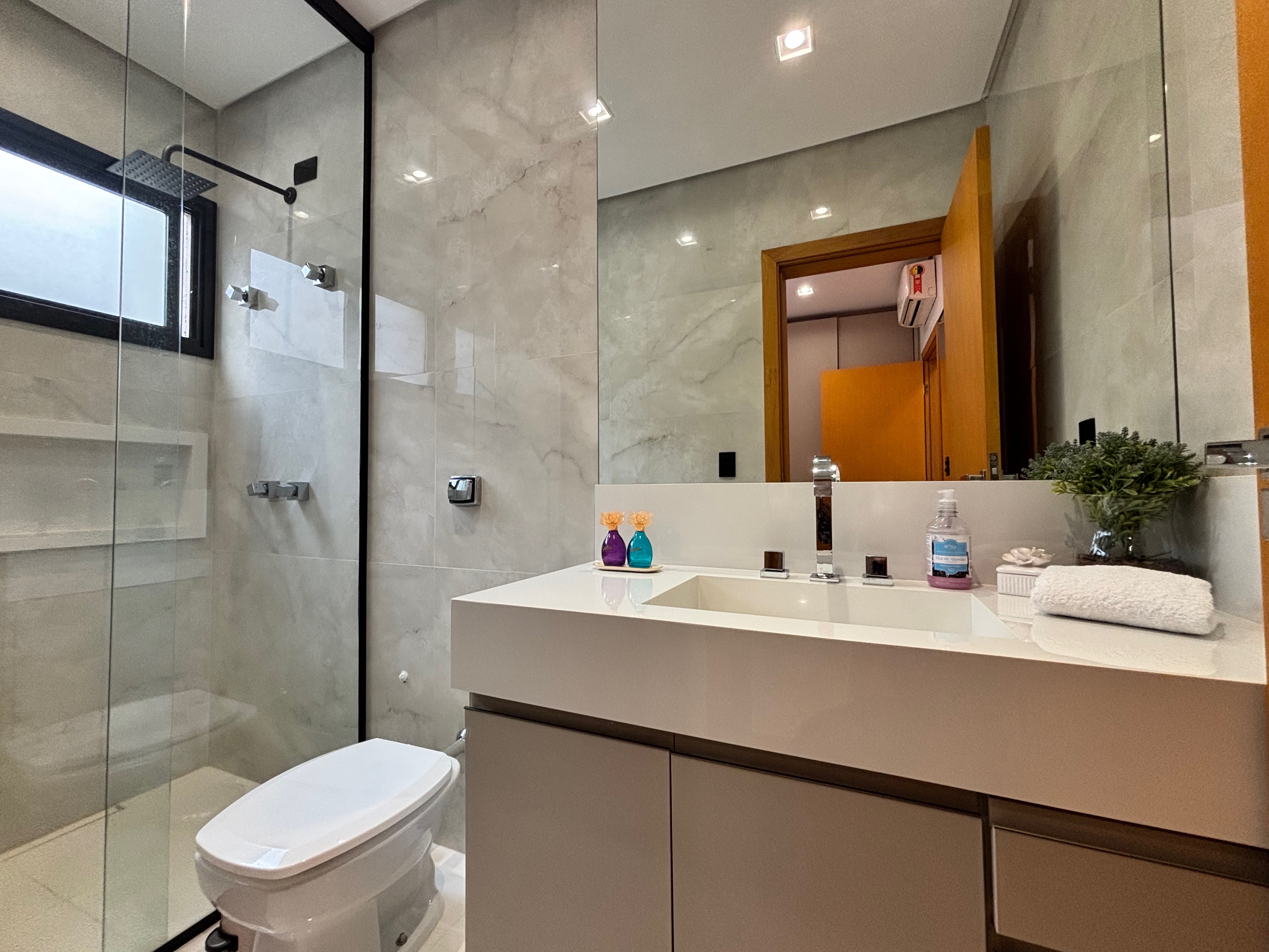 Casa térrea à venda, Condomínio Sun Lake, 249m² de construção, 3 suítes, 4 vagas  - Recanto do Salto, Londrina, PR