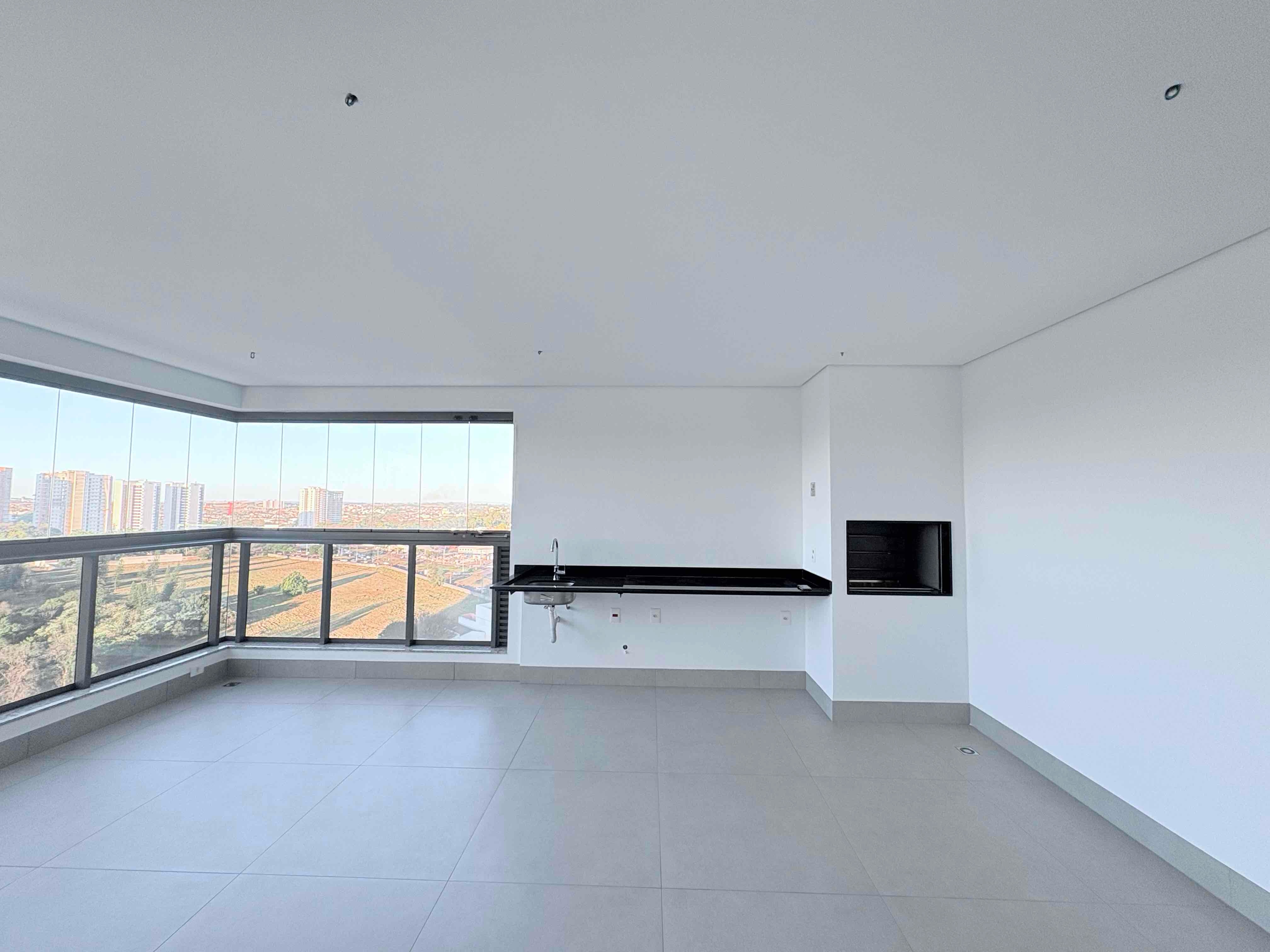 Apartamento novo à Venda, Edifício Lakeside, 232 m² úteis, 3 suítes, 4 vagas, sol da manhã,  elevador privativo, sacada com skinglass- Bela Suiça