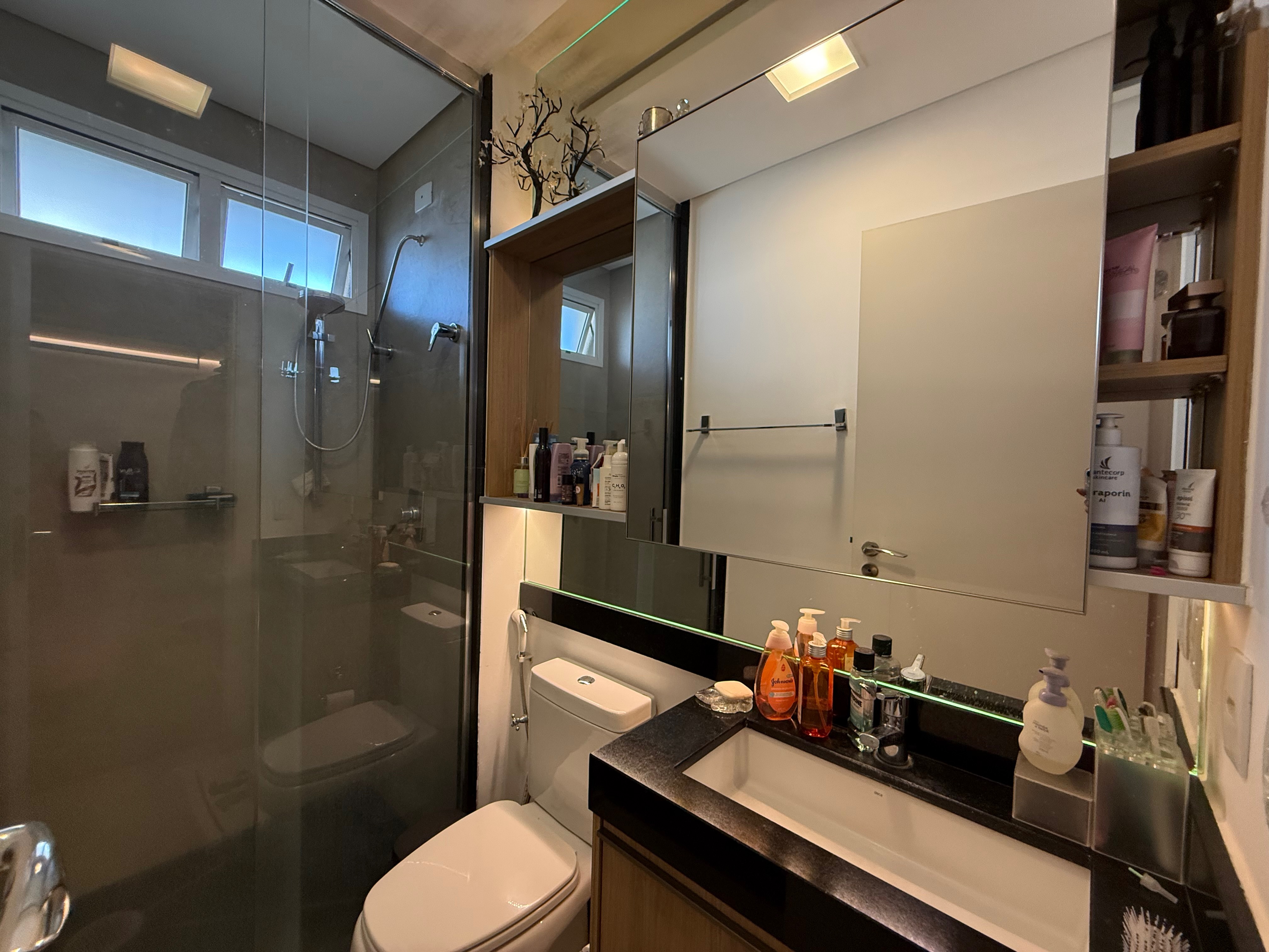 Apartamento à Venda,Porteira fechada, 245m² Privativo aceita permuta, Contém 4 suítes,3 vagas Garagem Gleba Palhano, Londrina, PR