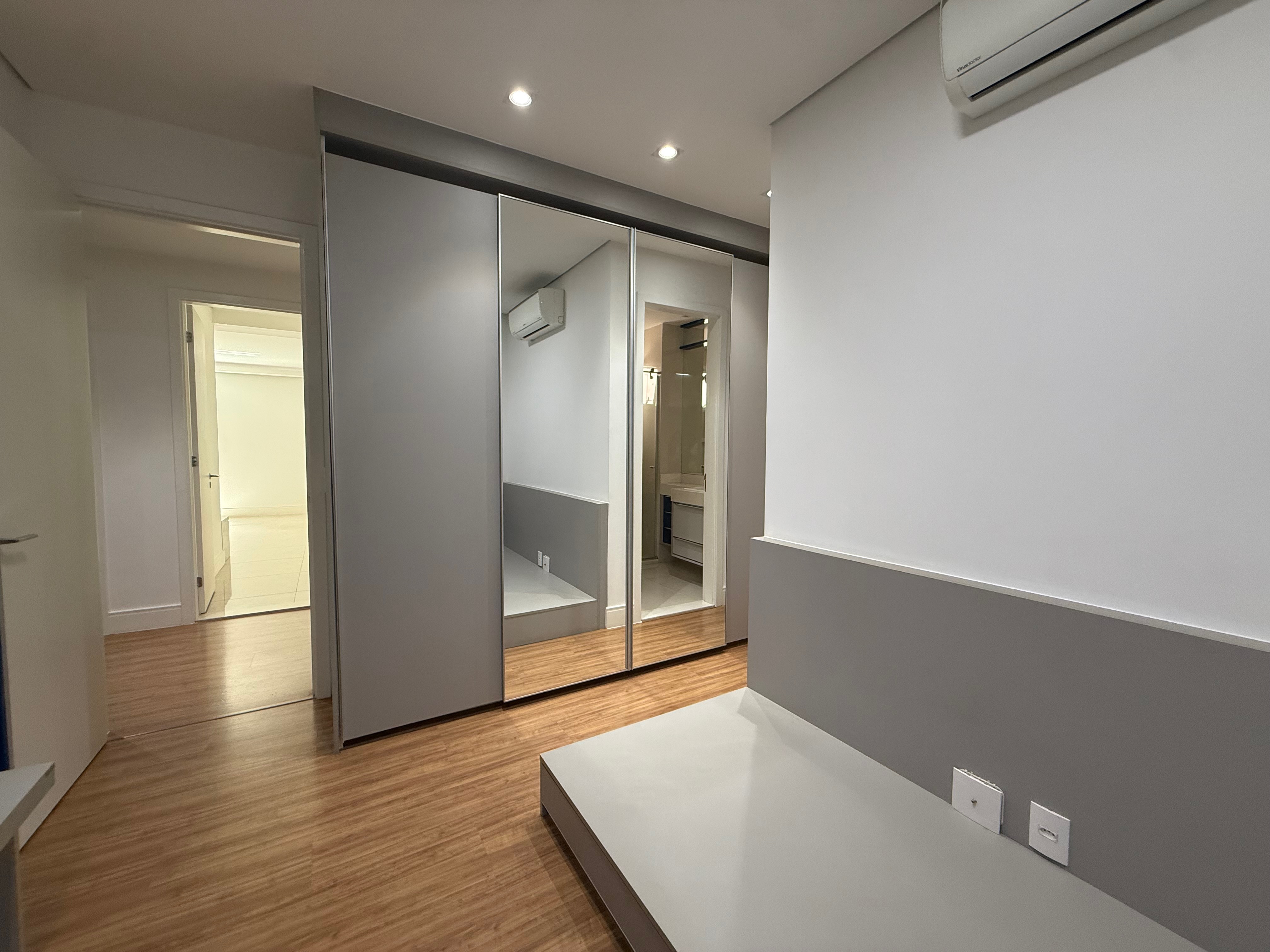 Apartamento à venda, Edifício Le Blanc, 236m² úteis, 3 suítes, 4 vagas, elevador privativo, ampla varanda gourmet - Gleba Palhano, Londrina, PR