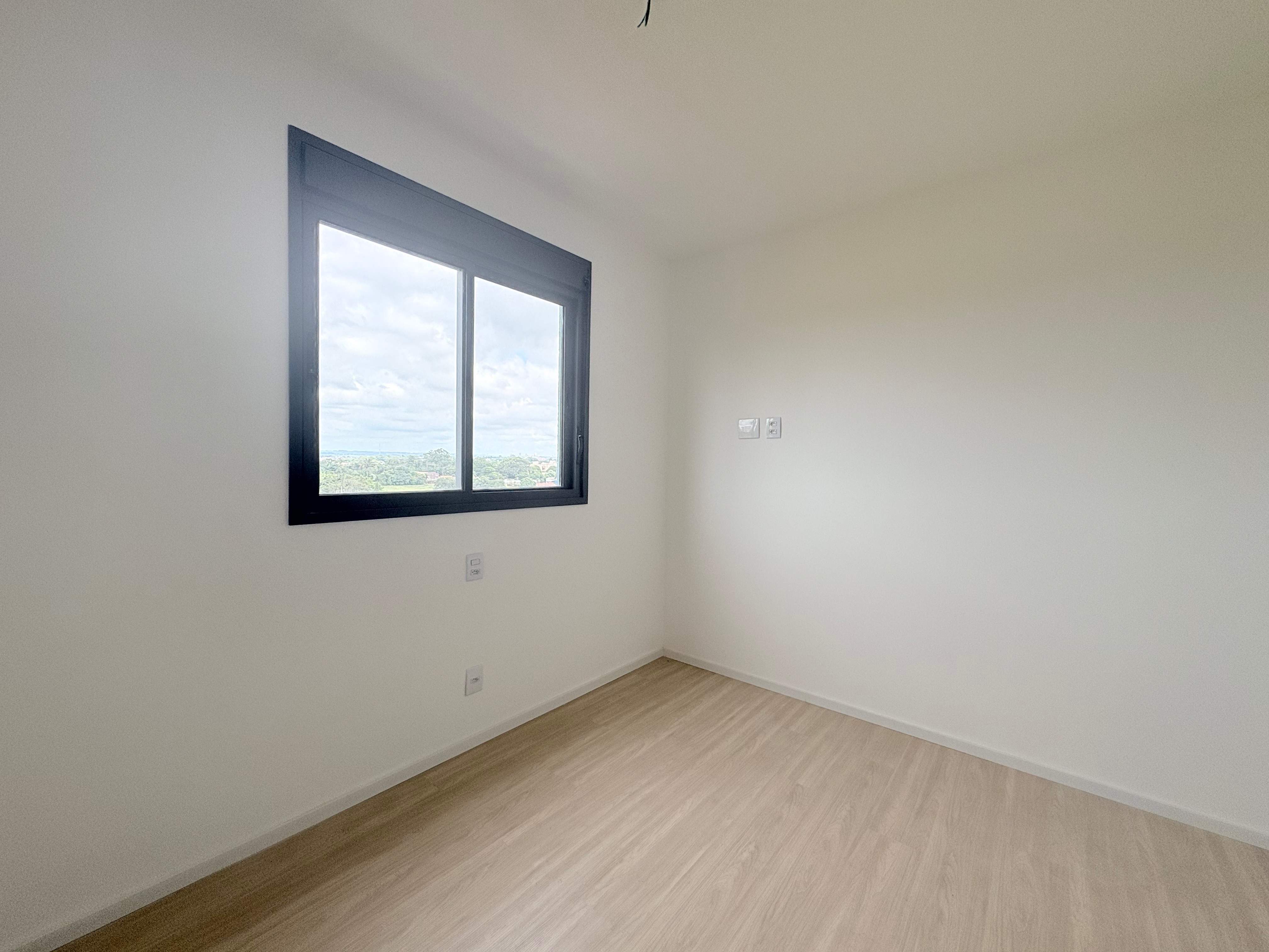Apartamento à venda,  Edifício Tay, 98m² úteis, 2 suítes, 2 vagas -  Gleba  Palhano - Londrina Pr