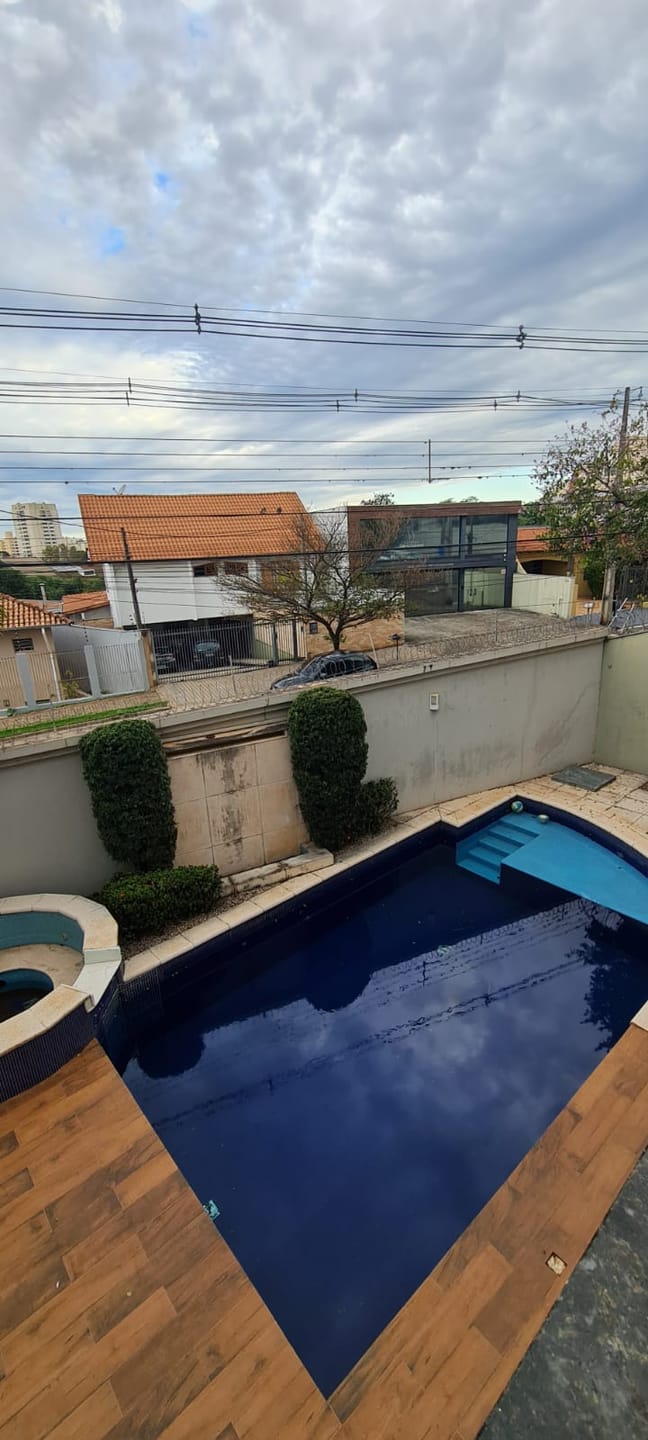 Sobrado à Venda, residencial ou comercial prox a Av Maringá, 440m² úteis, 5 quartos sendo 3 suítes, e 2 com sacada, piscina, 4 vagas - Iguaçu, Lo