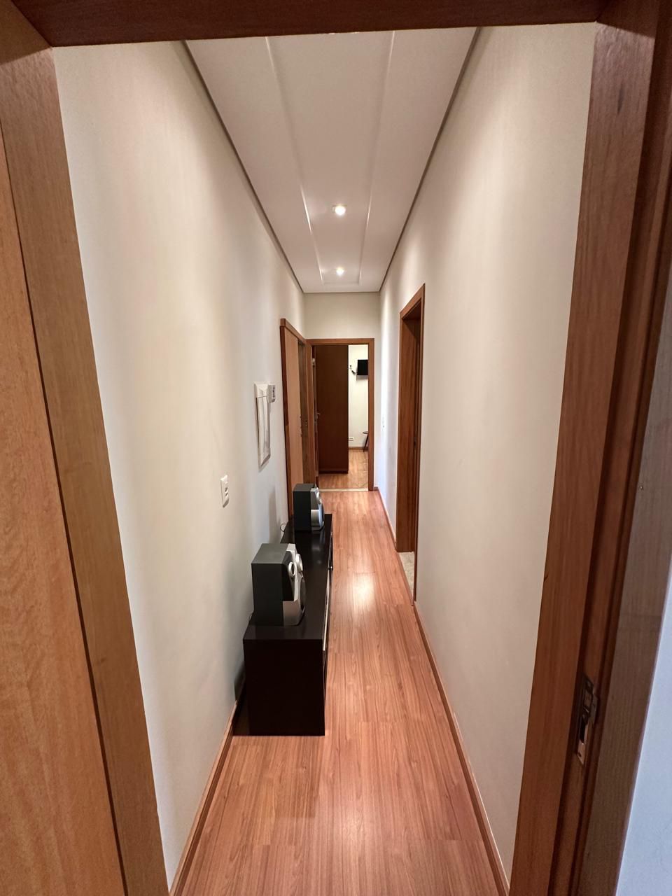 Casa à venda, 3 quartos sendo 1 demi suite, 360 m², Condomínio  Ville Campestre, Londrina, PR