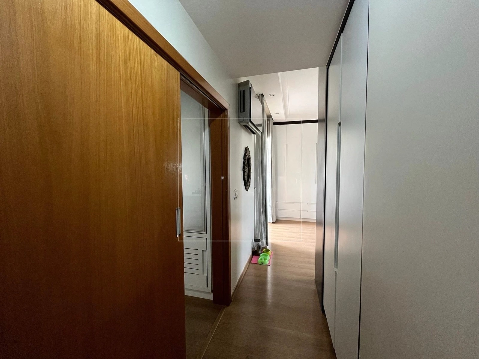 Casa à venda, Alphaville Imbuias, 400m² úteis, 4 quartos sendo 3 suítes, mobiliada -  Vivendas do Arvoredo, Londrina, PR