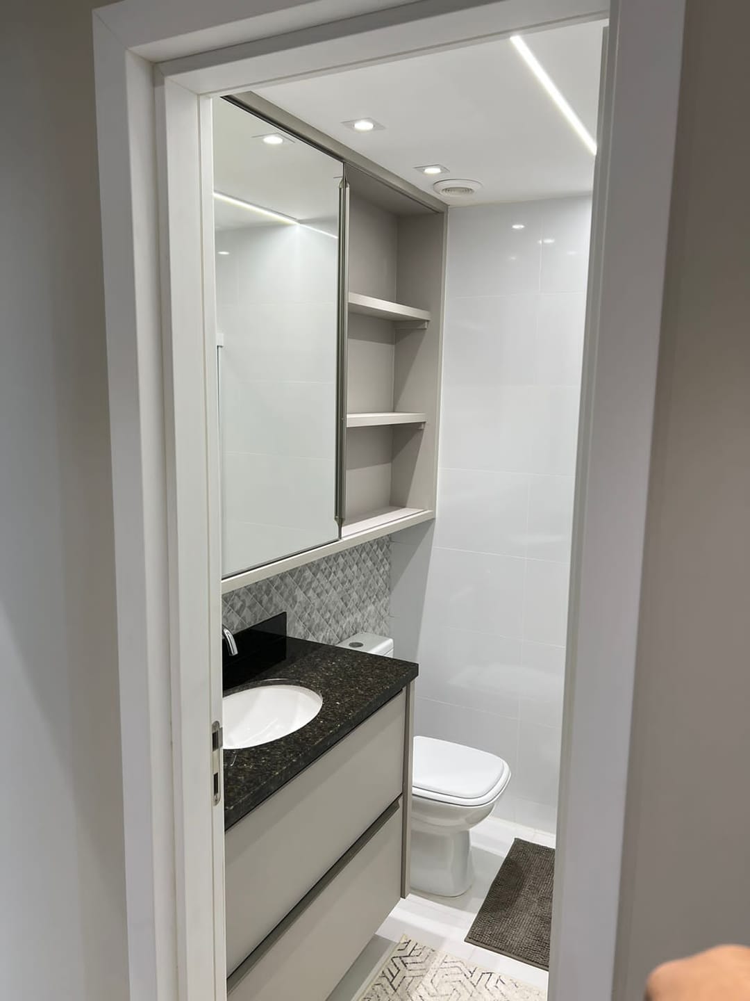 Apartamento à venda, Edifício  Vista Parque Lago, 71m² úteis, 2 quartos (sendo 1 suíte) 2 vagas, andar alto, sol da manhã - Jardim Presidente, Lo